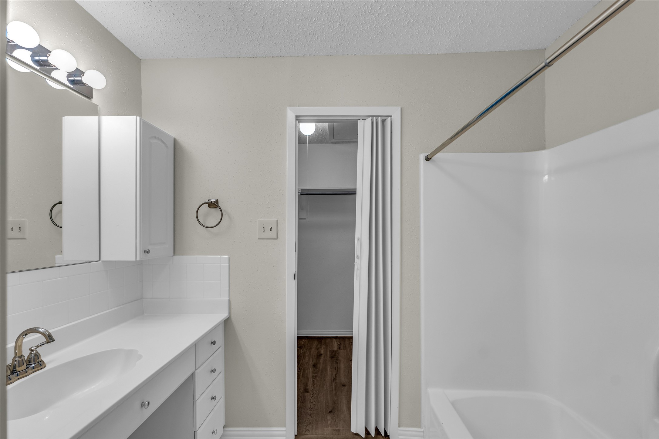 2453 Briarwest Boulevard, Houston, TX 77077