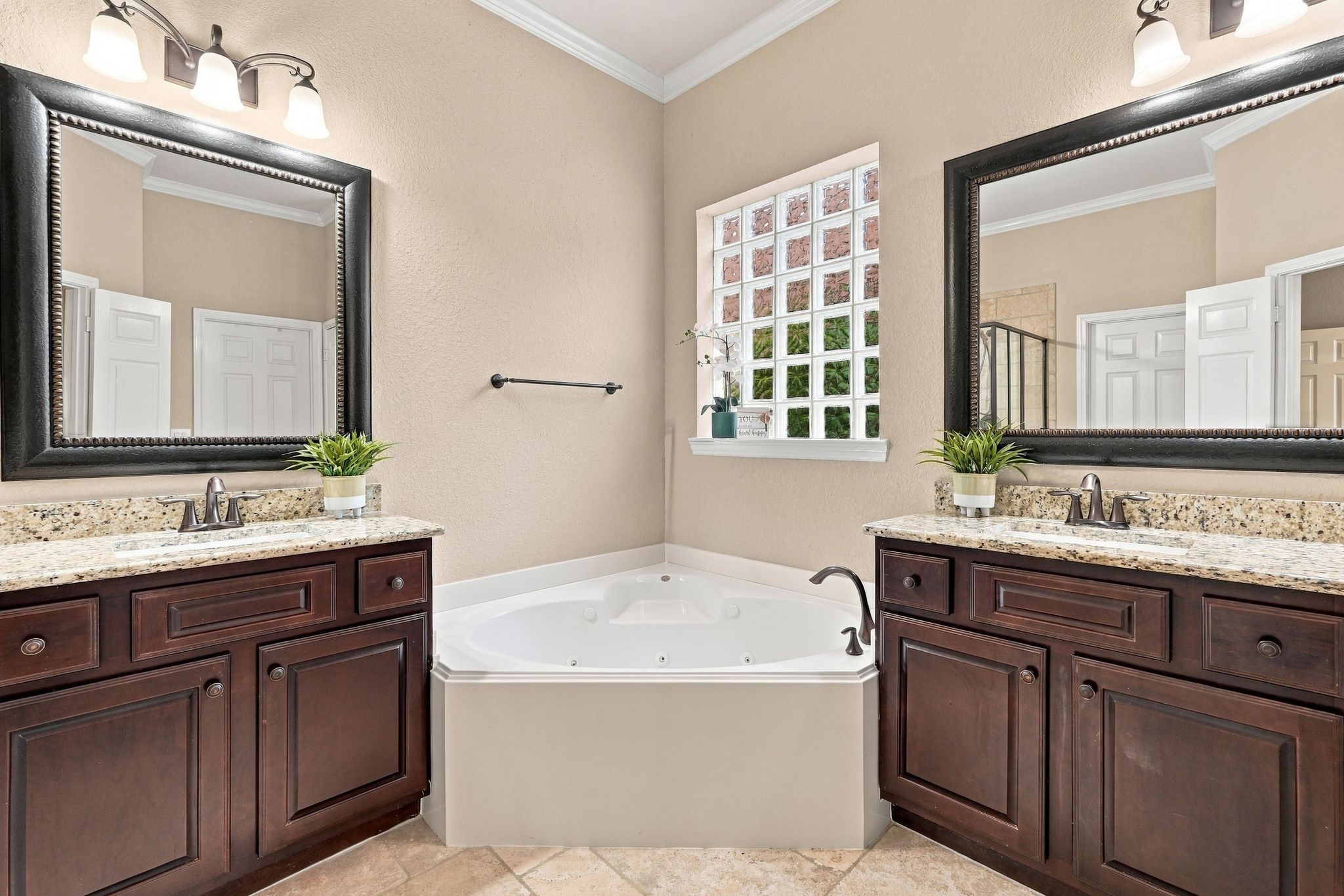 22 Jaspers Place, Spring, TX 77389