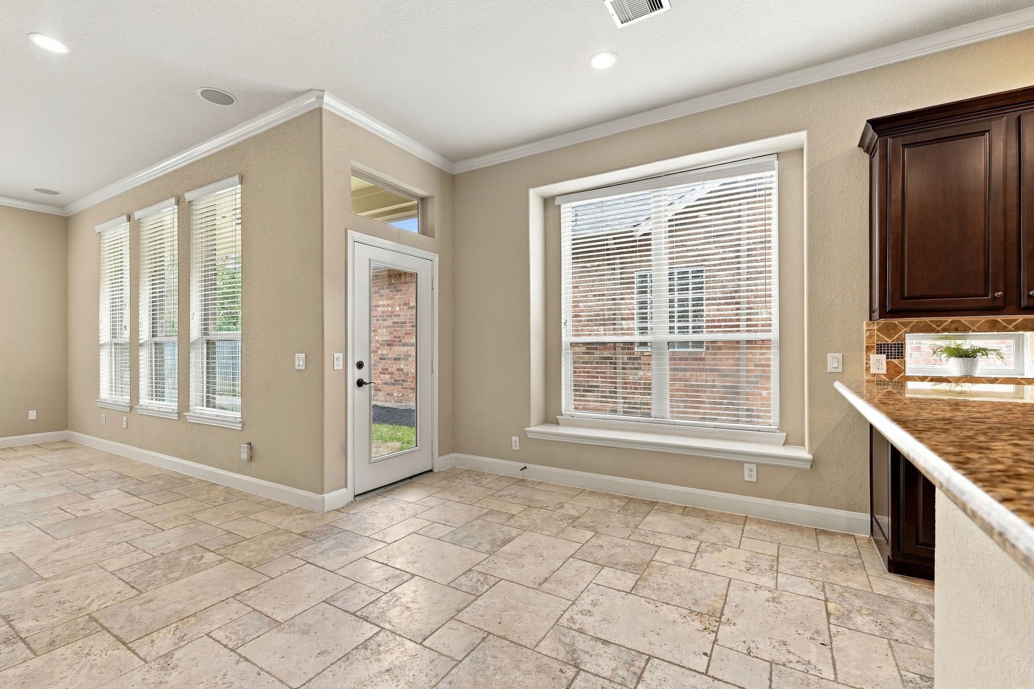 22 Jaspers Place, Spring, TX 77389