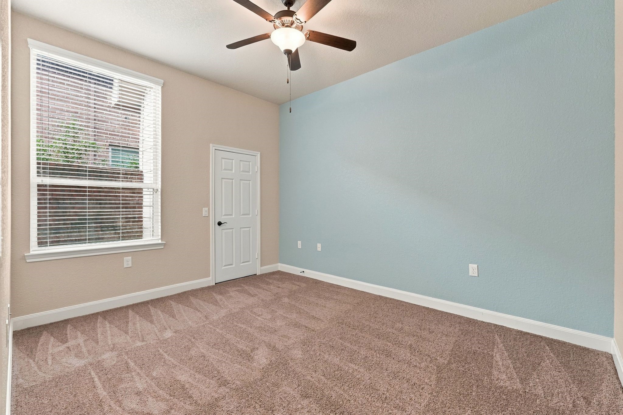 22 Jaspers Place, Spring, TX 77389