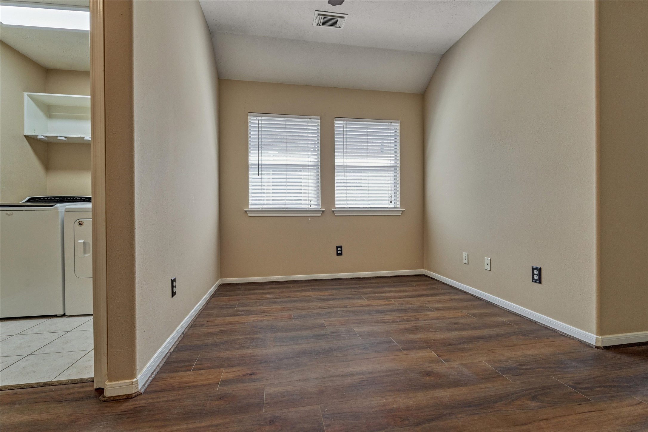 38 E Burberry Circle, The Woodlands, TX 77384