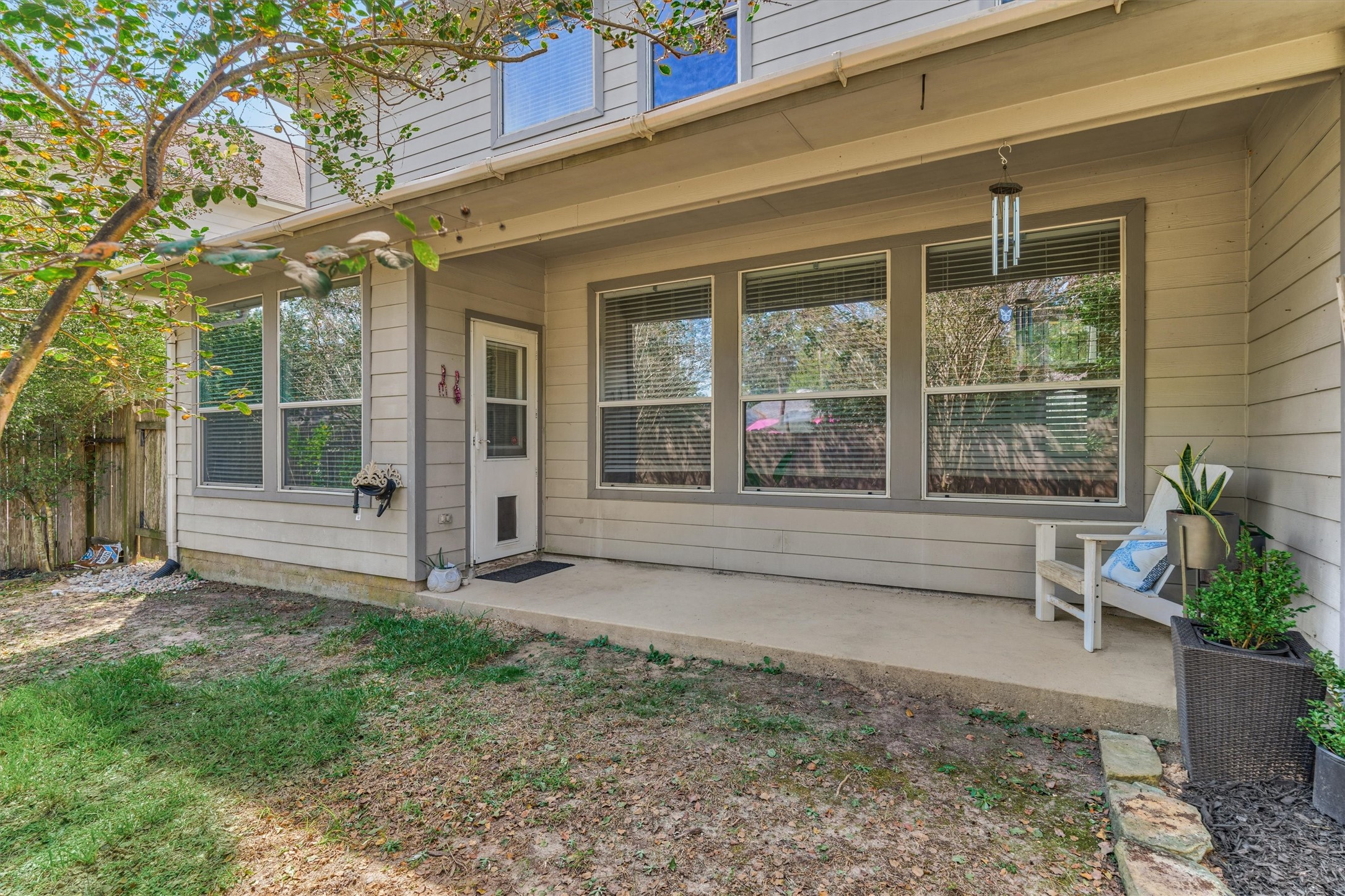38 E Burberry Circle, The Woodlands, TX 77384