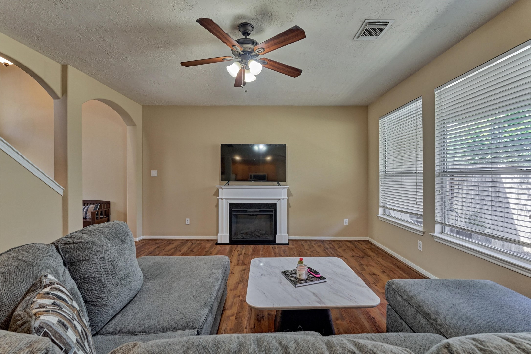 38 E Burberry Circle, The Woodlands, TX 77384