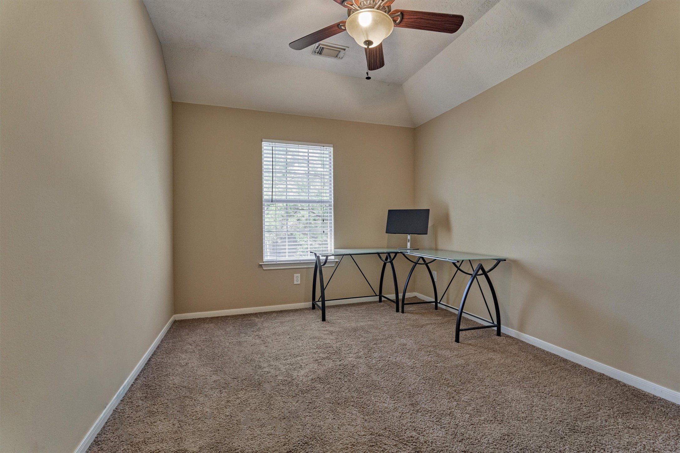38 E Burberry Circle, The Woodlands, TX 77384