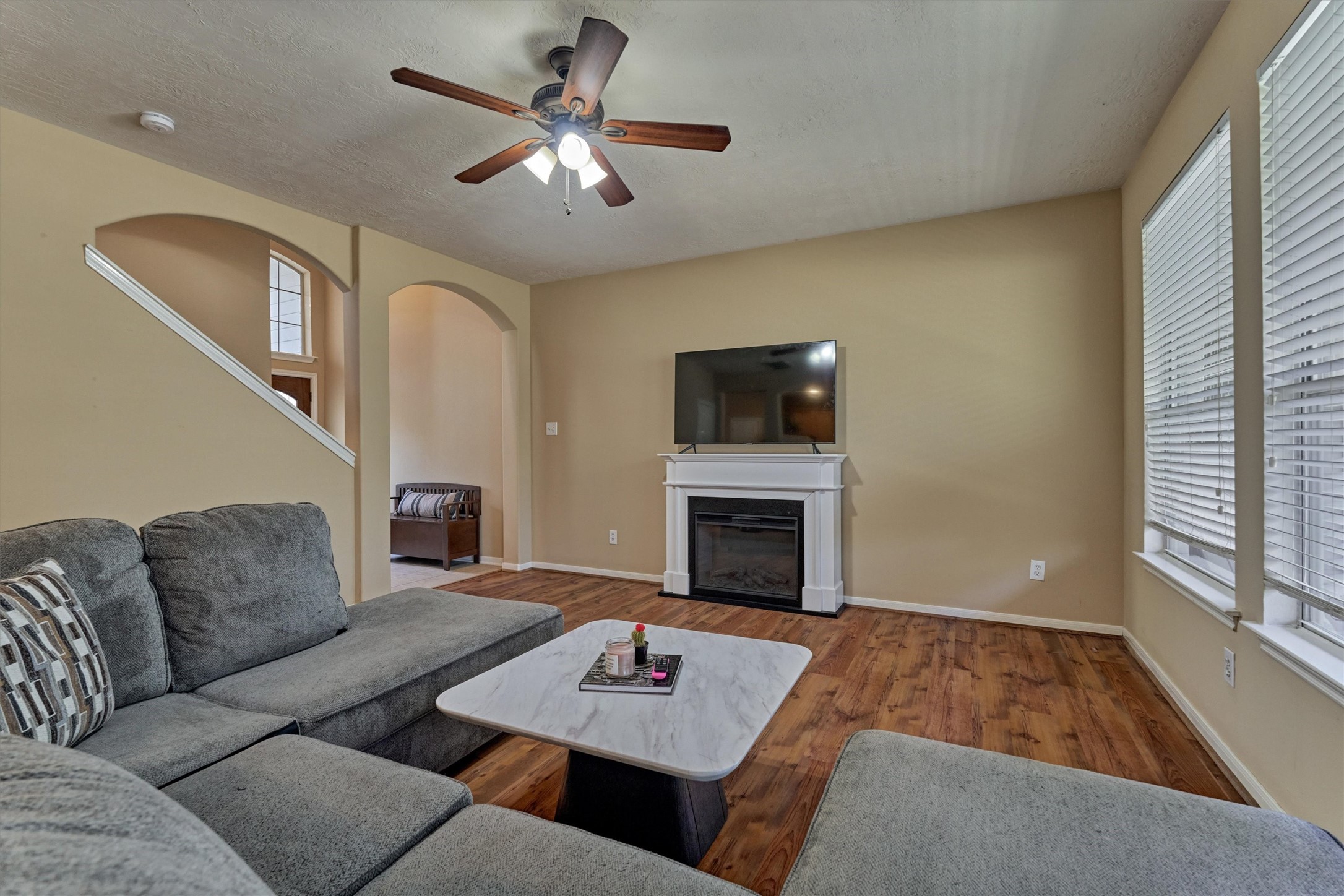 38 E Burberry Circle, The Woodlands, TX 77384