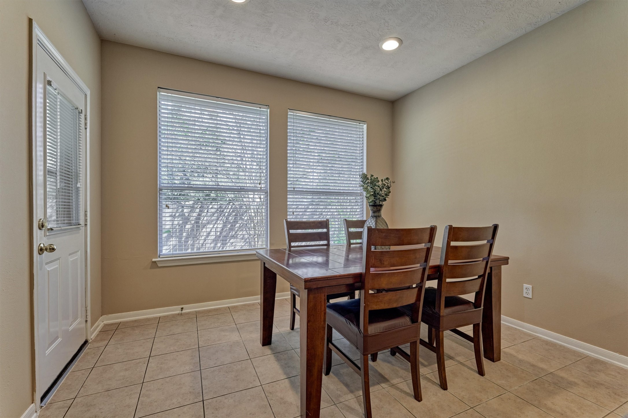 38 E Burberry Circle, The Woodlands, TX 77384