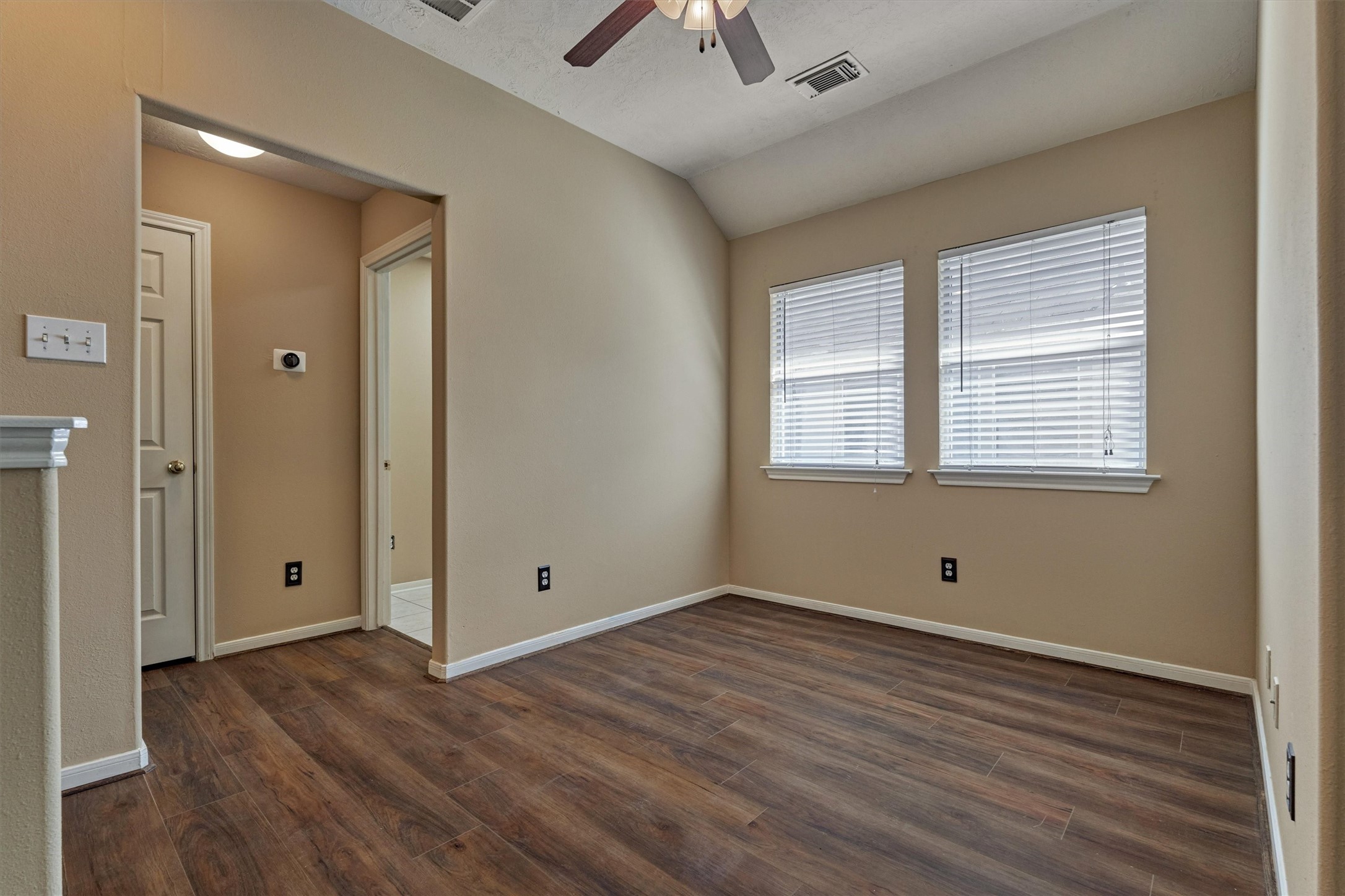 38 E Burberry Circle, The Woodlands, TX 77384
