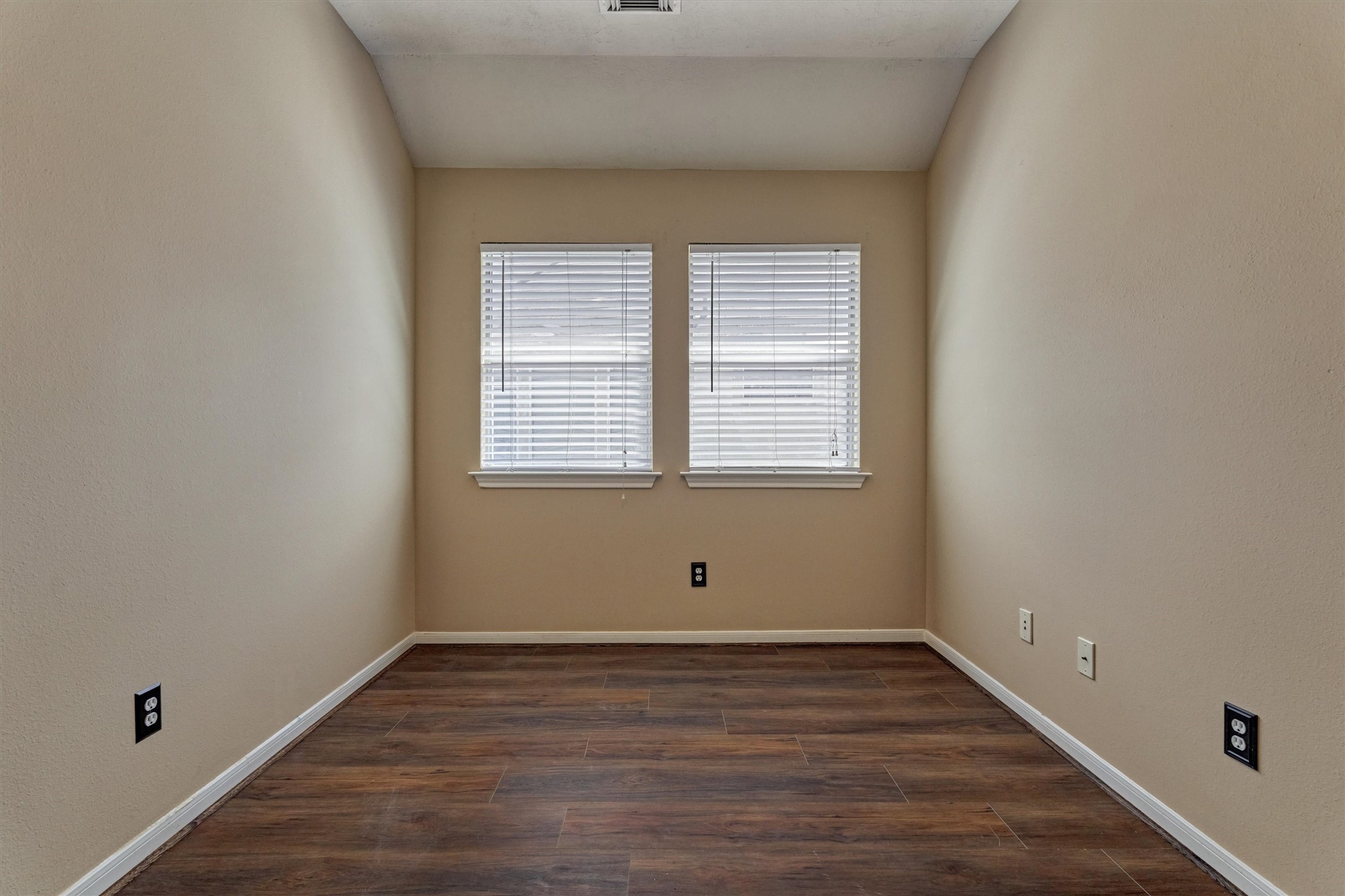 38 E Burberry Circle, The Woodlands, TX 77384