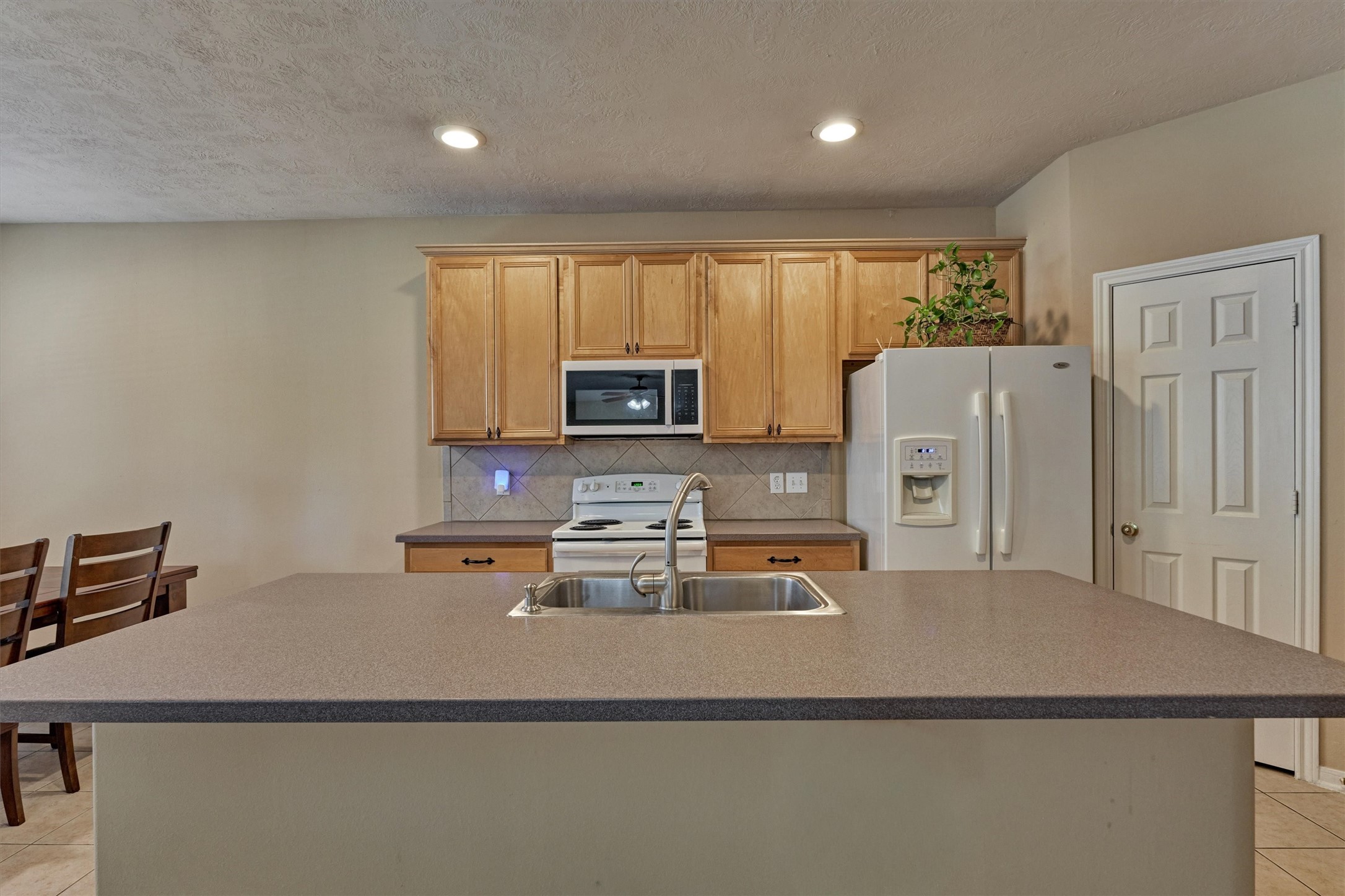 38 E Burberry Circle, The Woodlands, TX 77384