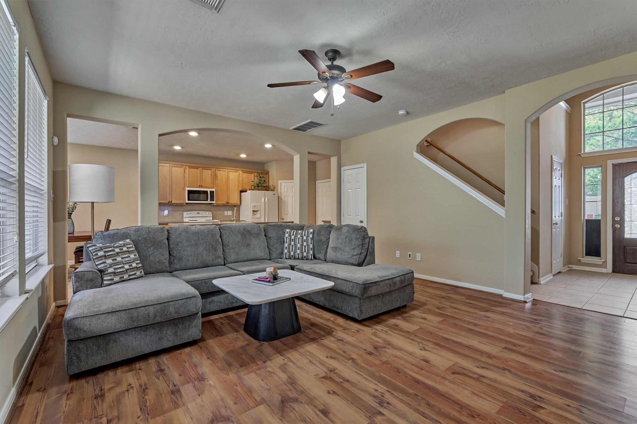 38 E Burberry Circle, The Woodlands, TX 77384