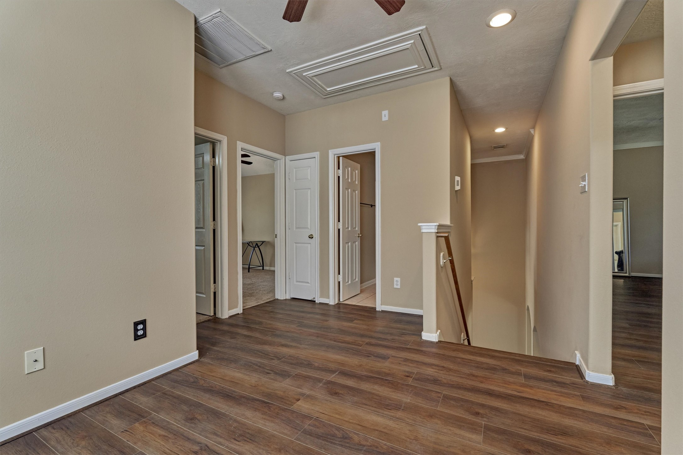 38 E Burberry Circle, The Woodlands, TX 77384
