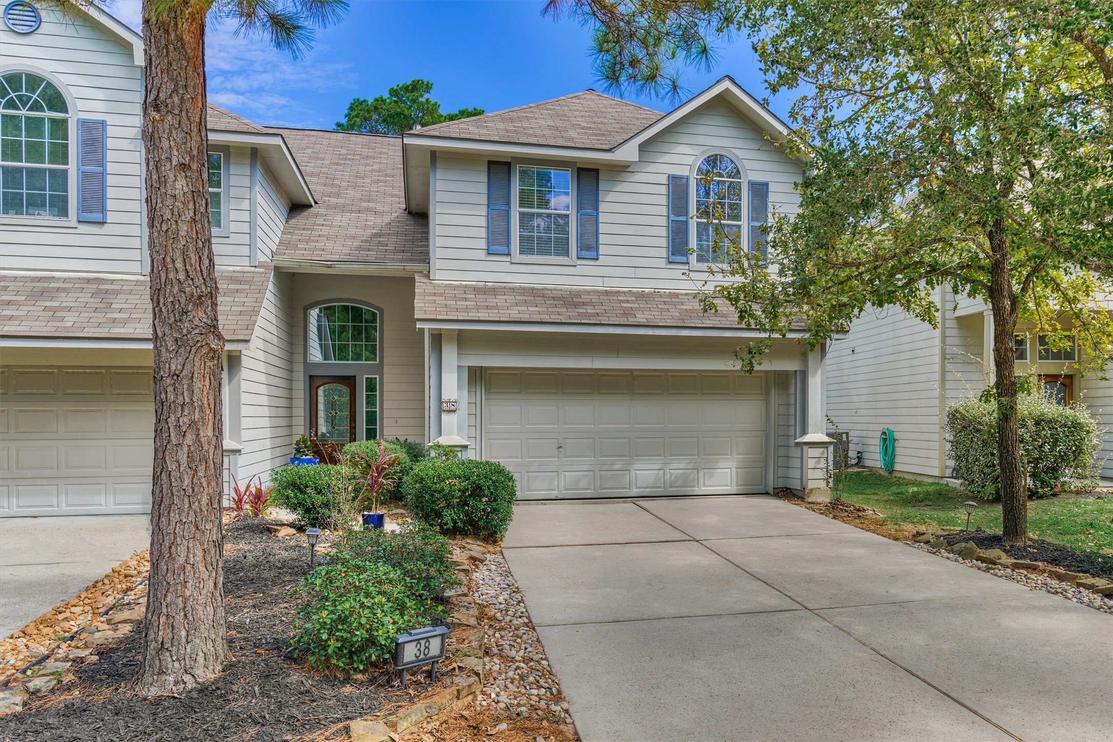 38 E Burberry Circle, The Woodlands, TX 77384