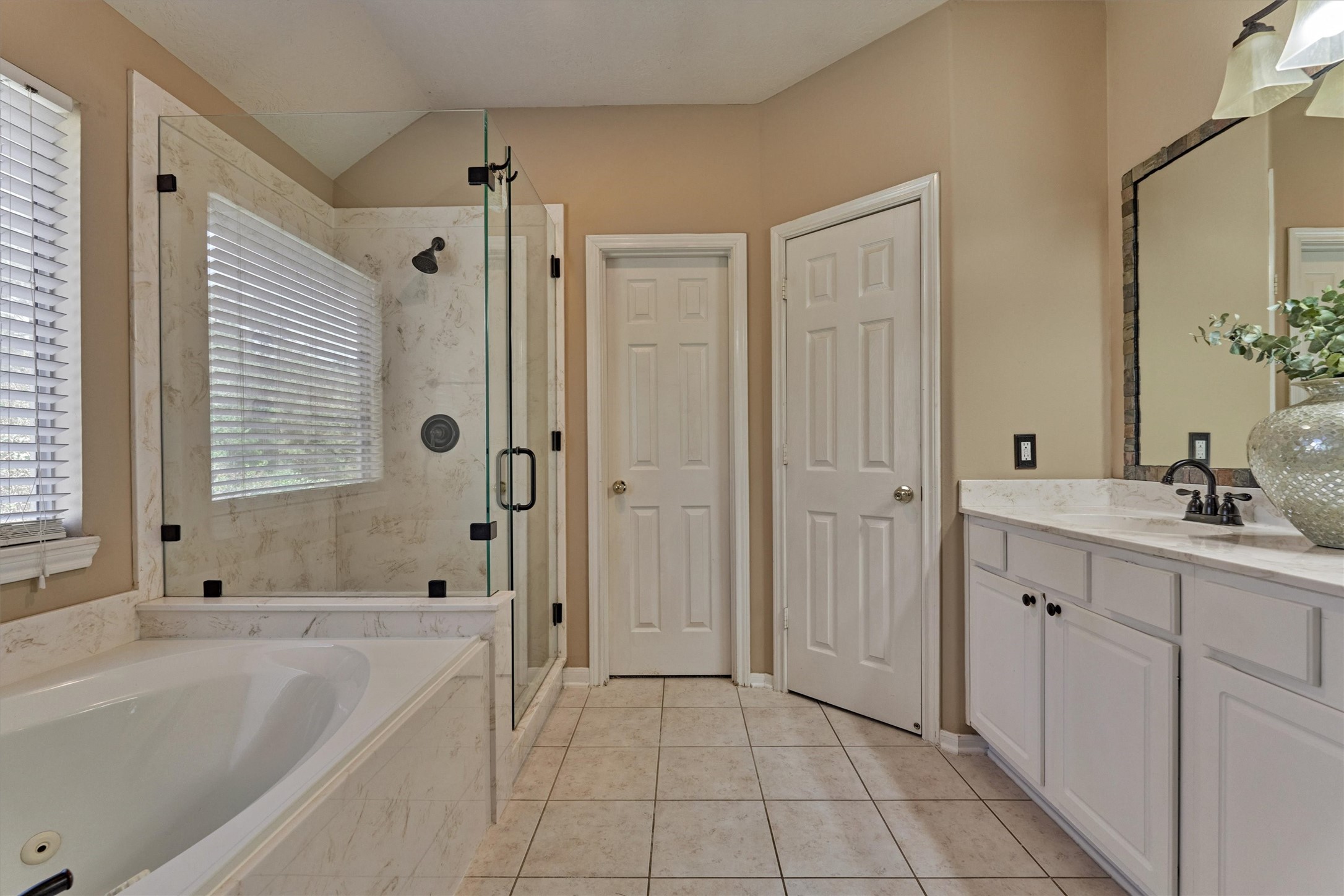 38 E Burberry Circle, The Woodlands, TX 77384