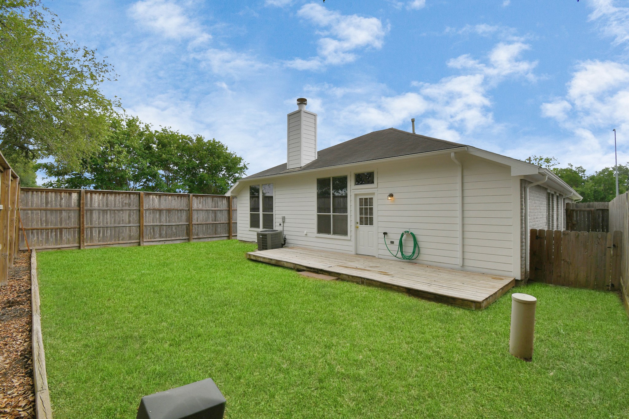 5102 Chase Park Court, Bacliff, TX 77518