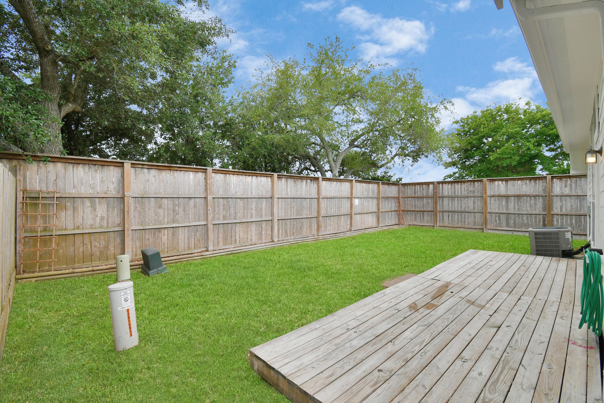 5102 Chase Park Court, Bacliff, TX 77518