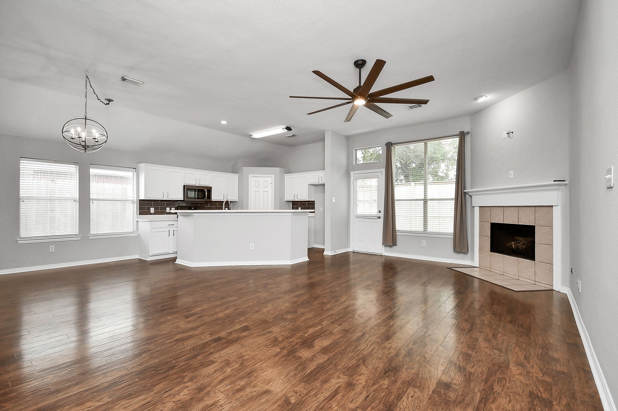 5102 Chase Park Court, Bacliff, TX 77518