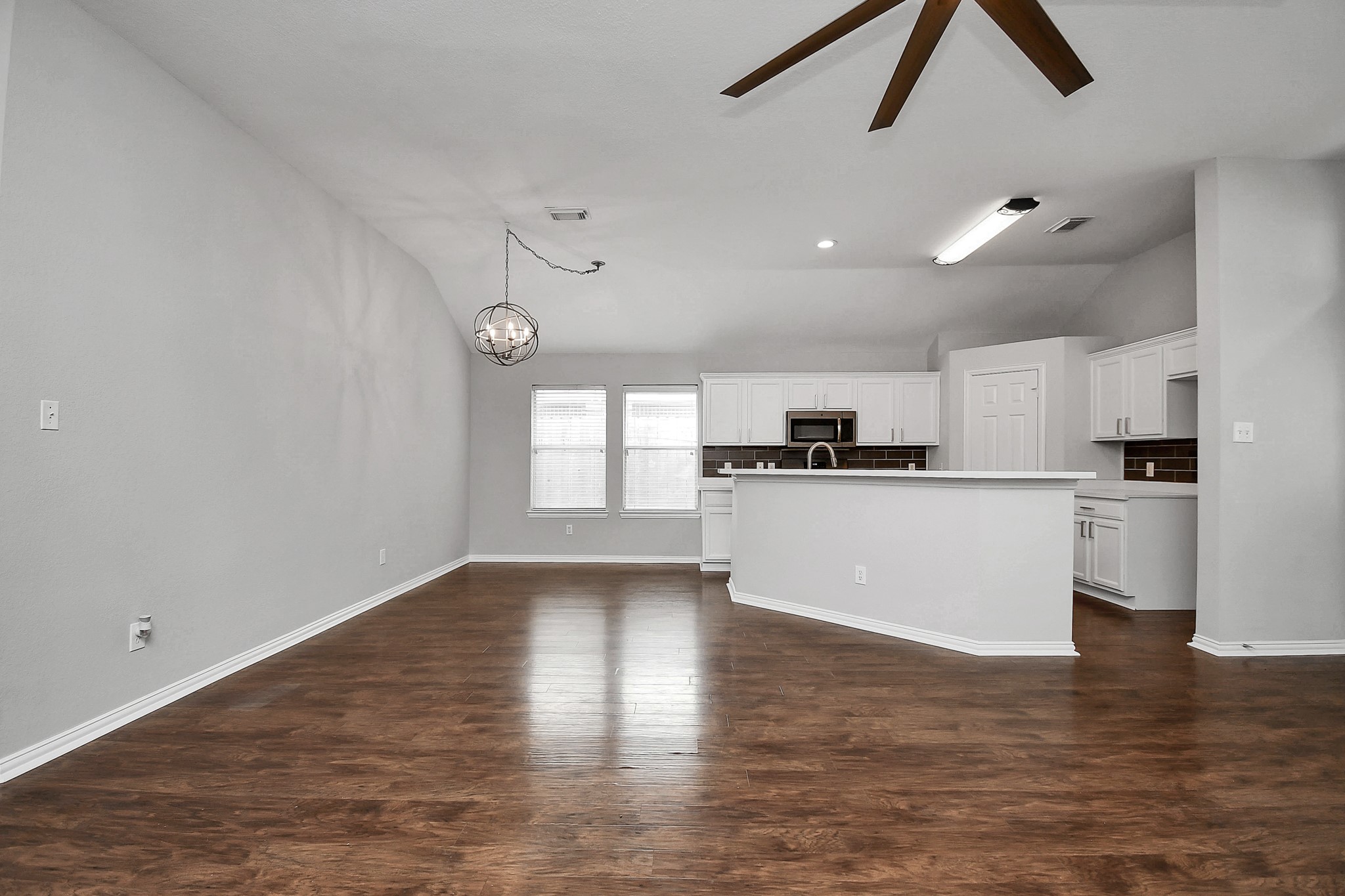 5102 Chase Park Court, Bacliff, TX 77518