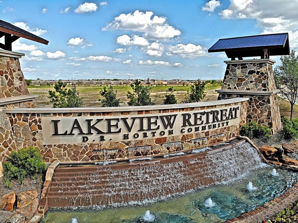 America's #1 Builder's Newest Community!Lakeview Retreat!! Gorgeous Entrance!! The Community is located off the Westpark Tollway and Grand Mission! Amazing Recreational Center, Community Splash Pad, Walking Trails and more! Lakeview Retreat is the perfect place to call home! Your friends and family will love spending time with you in this D.R. Horton Community! Call today and make an appointment!