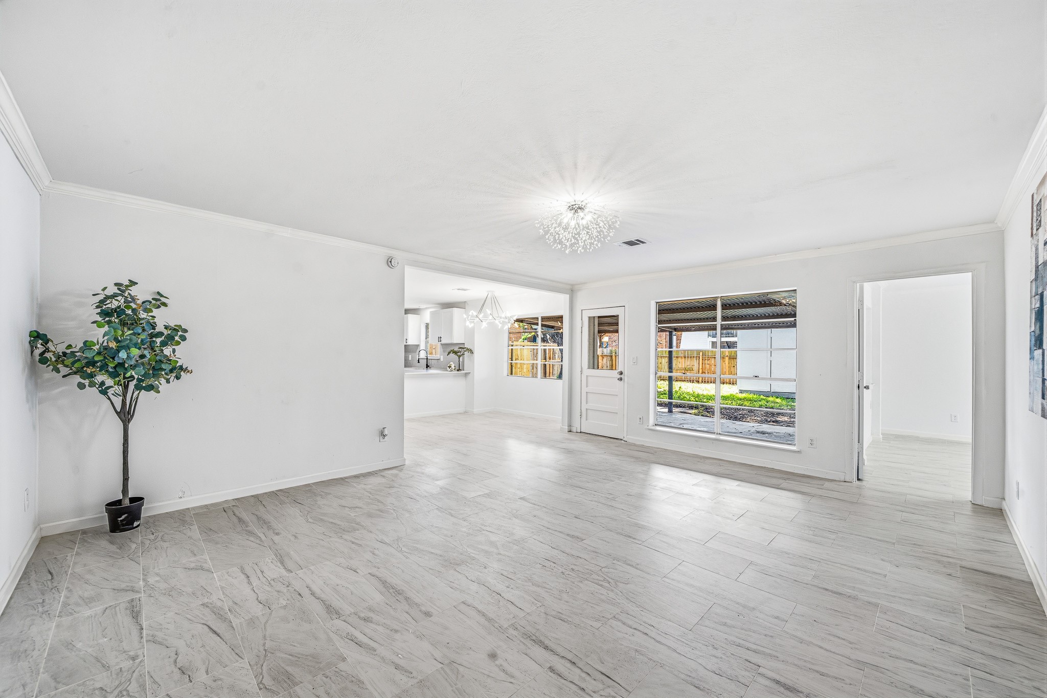 111 Princess Drive, Houston, TX 77034