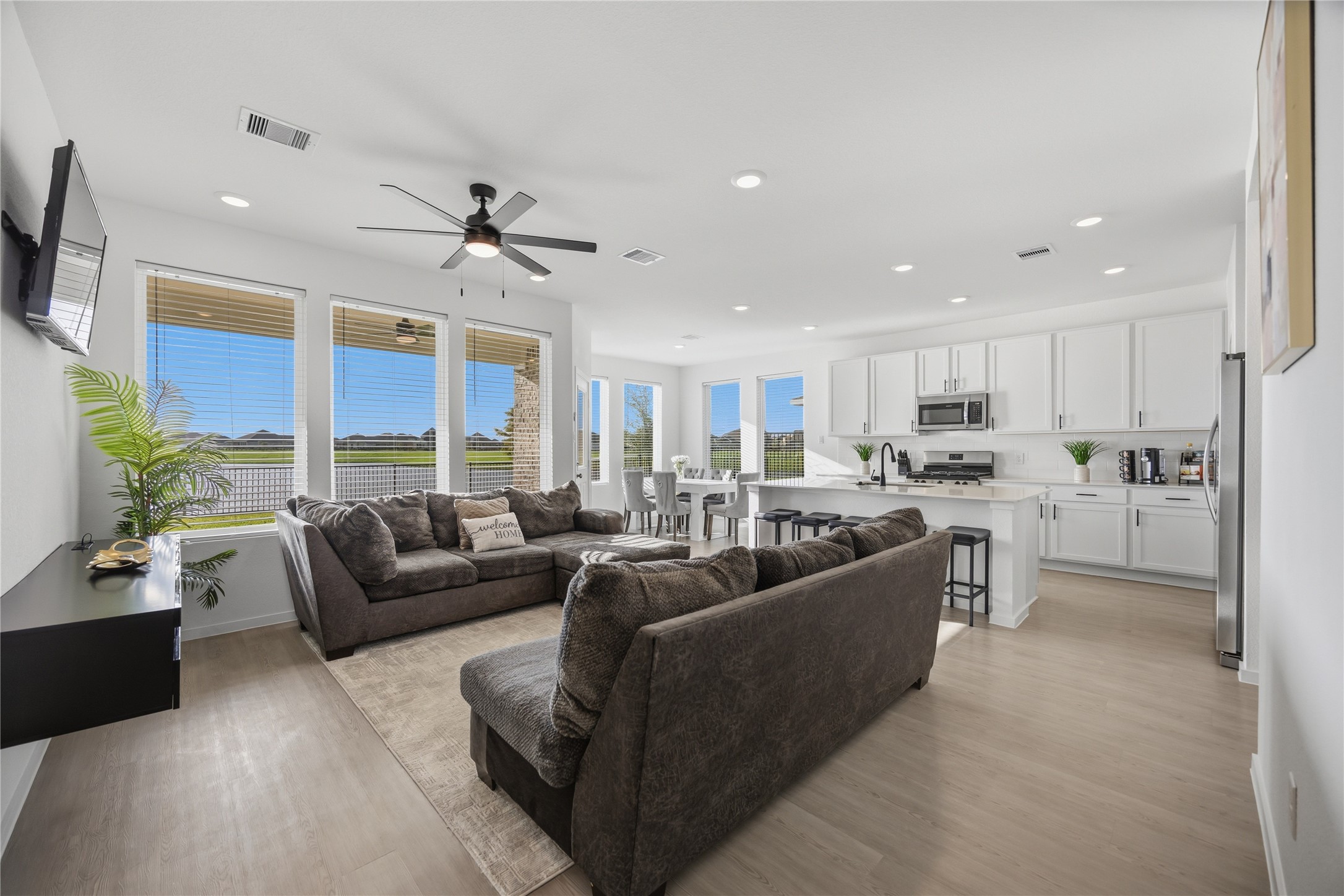 2517 Lago Costa Drive, Texas City, TX 77568
