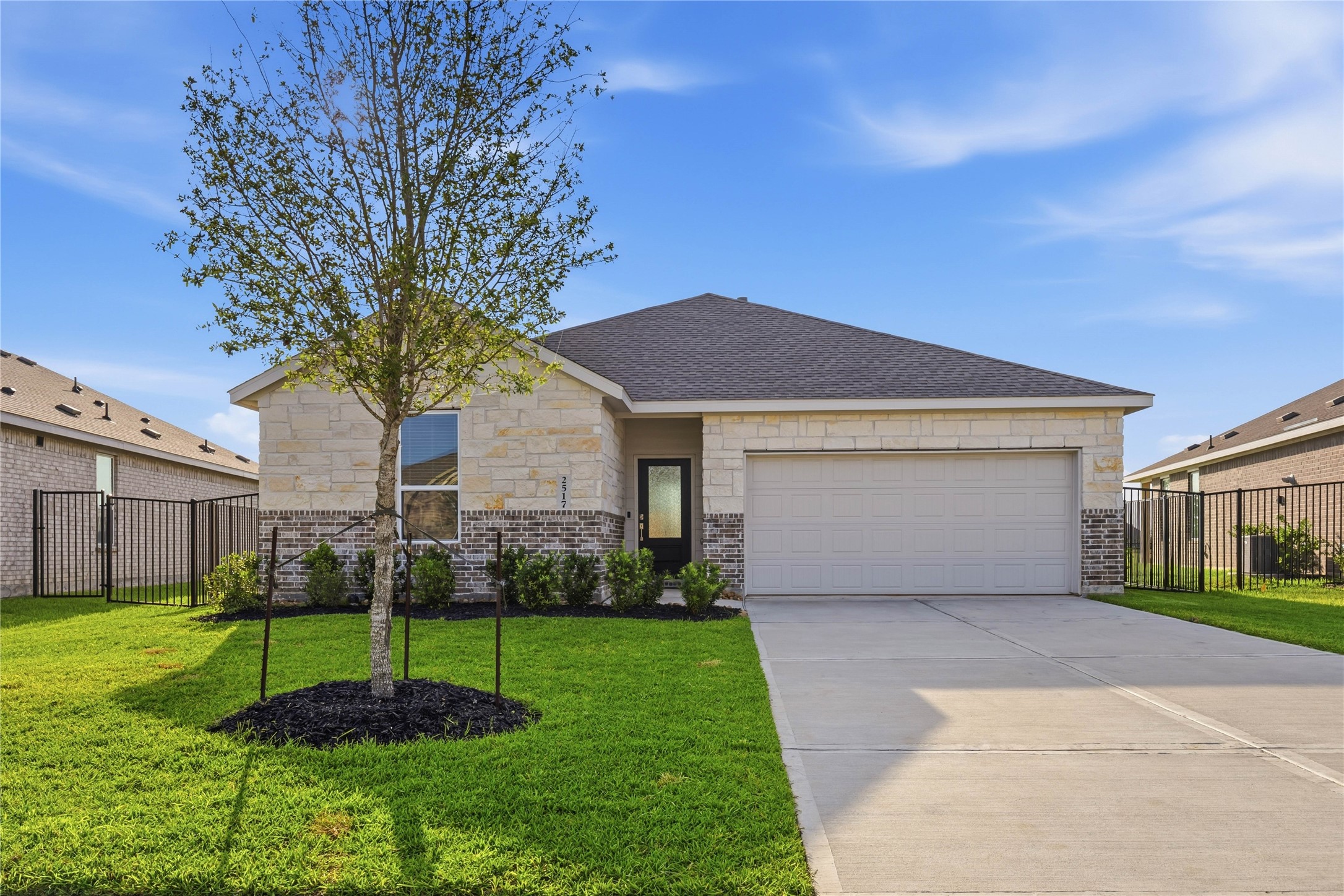 2517 Lago Costa Drive, Texas City, TX 77568