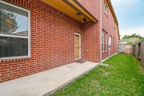 Covered side porch
