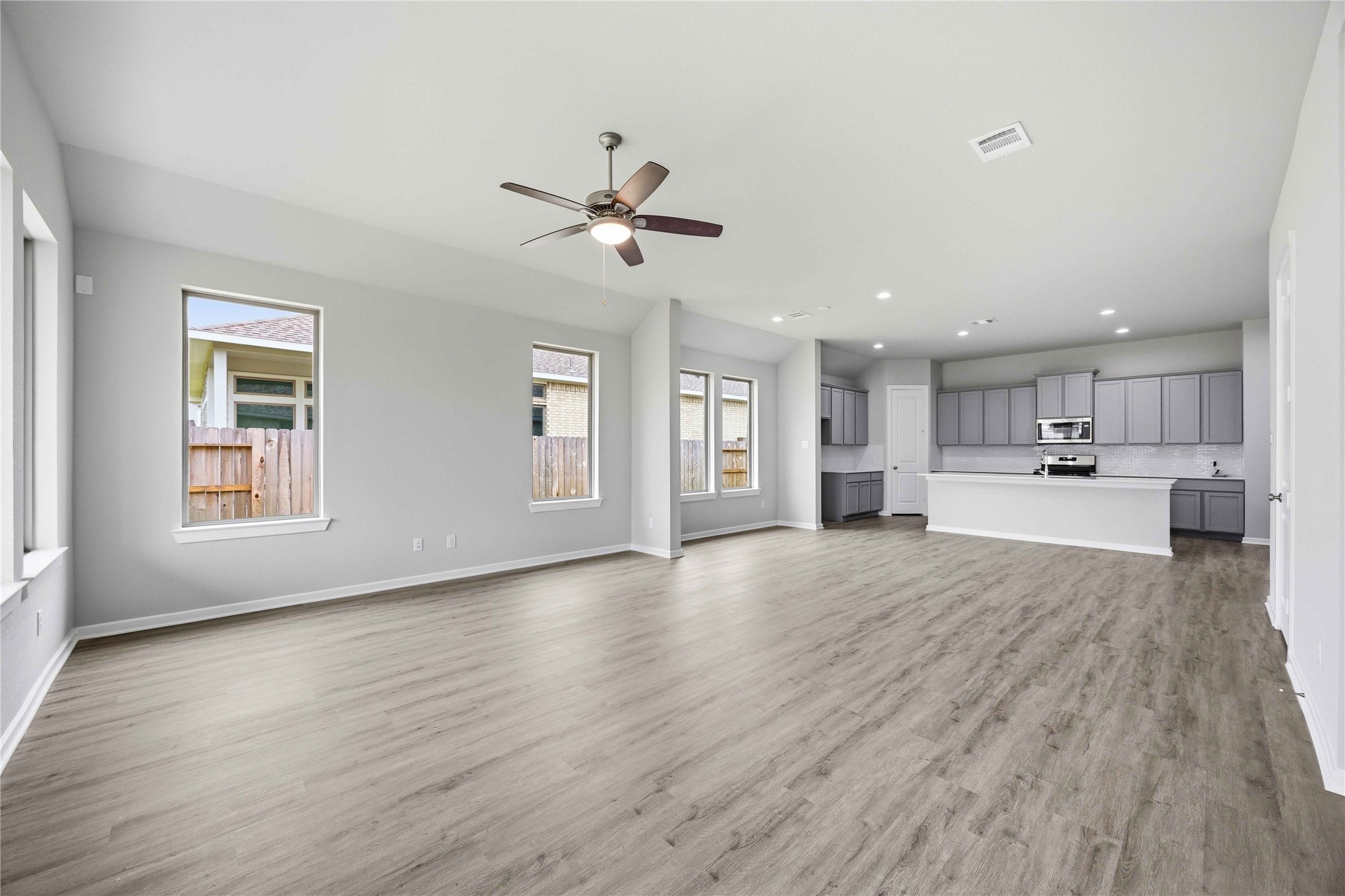 2713 Mackinac Bay Drive, La Marque, TX 77568