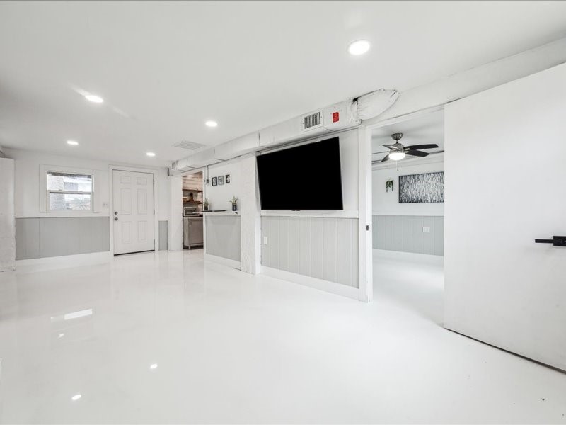 85 Bayou Vista Drive, Hitchcock, TX 77563