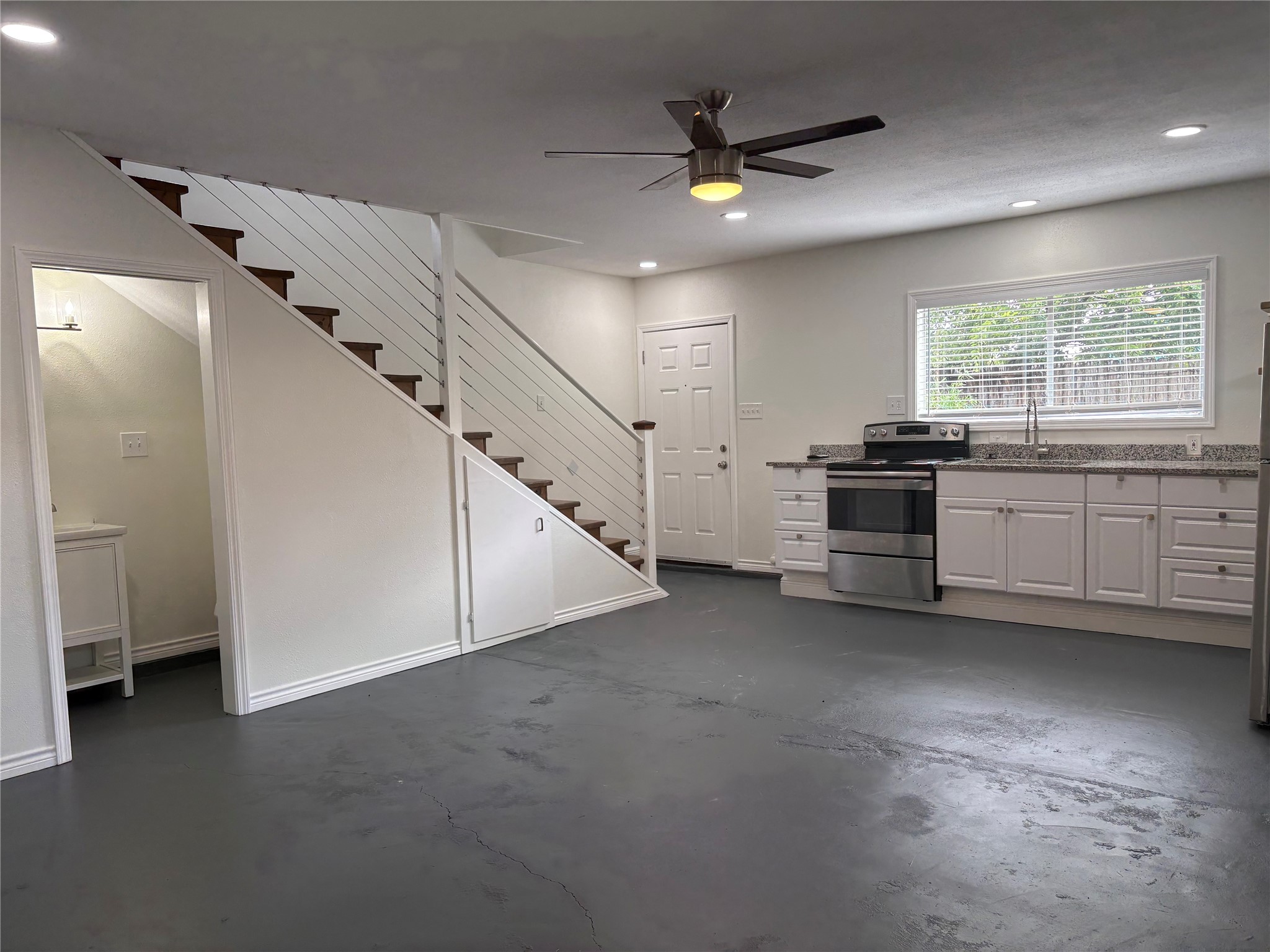 5325 Avenue R 1/2, #B, Galveston, TX 77551 5325 Avenue R 1/2, #B, Galveston, TX 77551