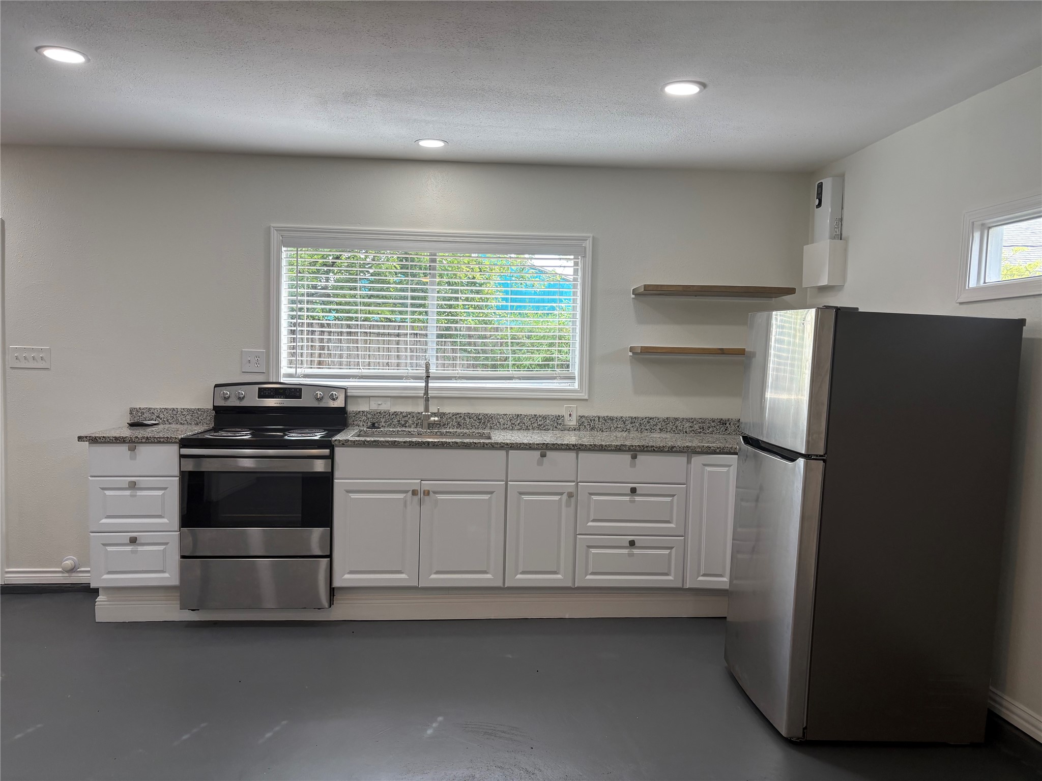 5325 Avenue R 1/2, #B, Galveston, TX 77551 5325 Avenue R 1/2, #B, Galveston, TX 77551