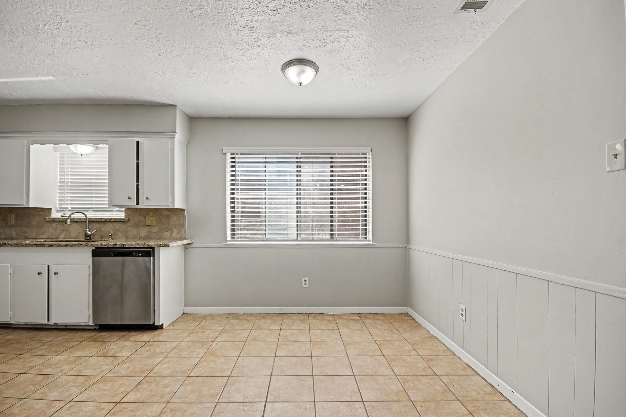 5113 Cottonwood Circle, Dickinson, TX 77539