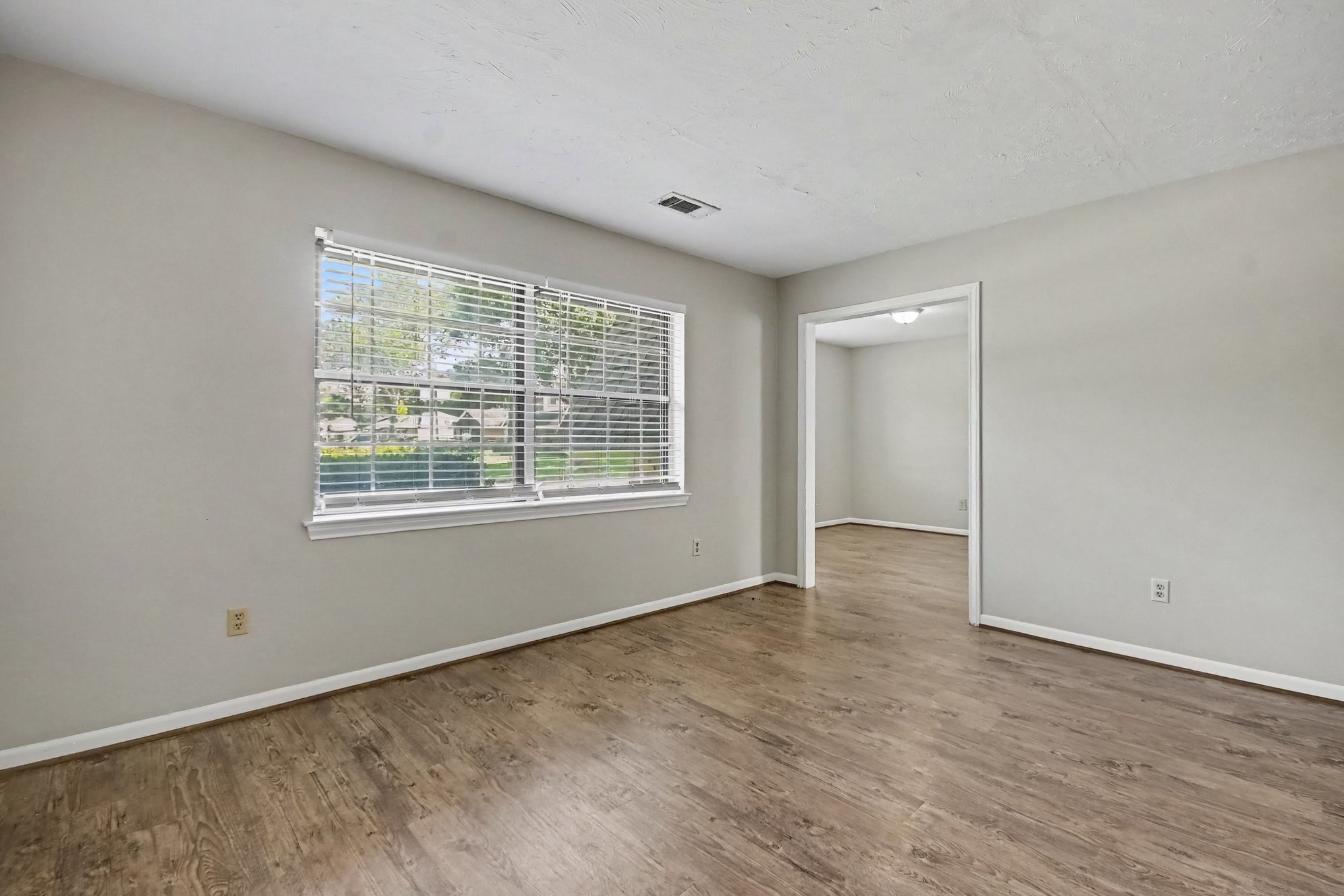 5113 Cottonwood Circle, Dickinson, TX 77539