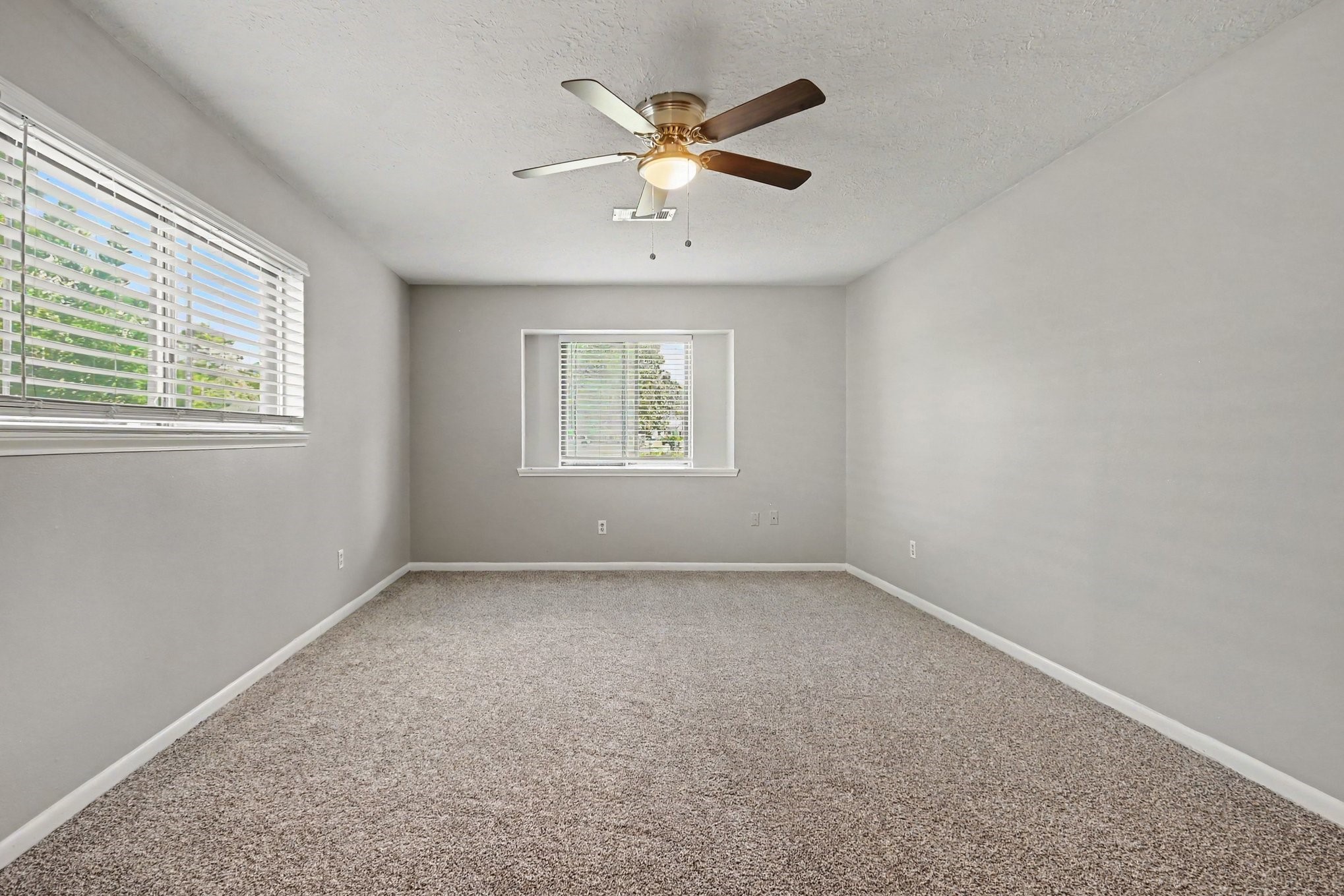 5113 Cottonwood Circle, Dickinson, TX 77539