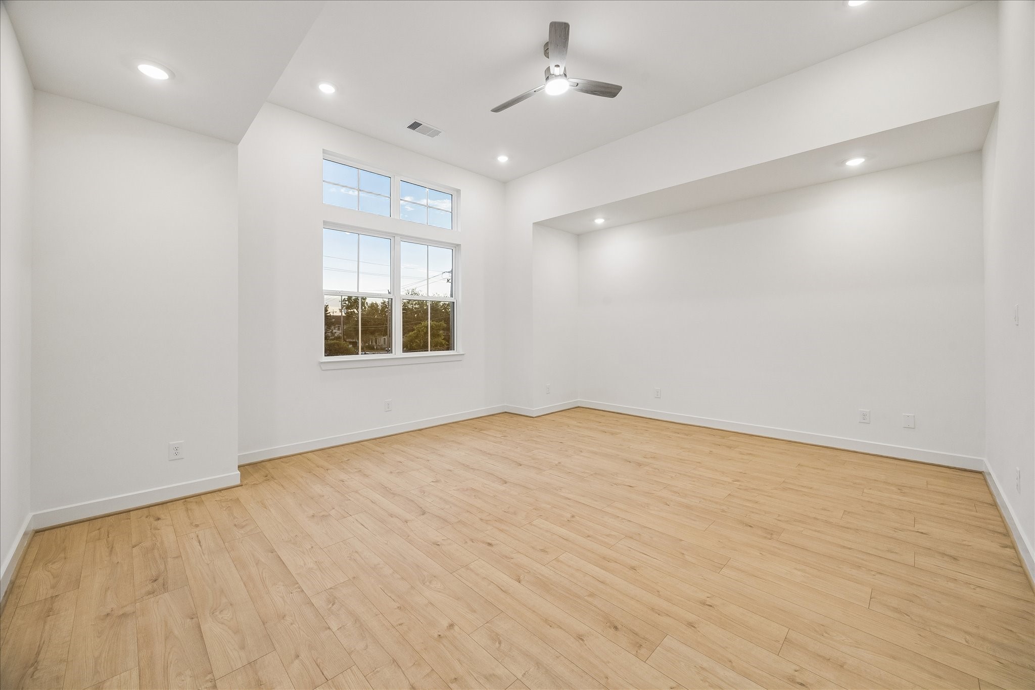 5016 Schuler Street, Houston, TX 77007