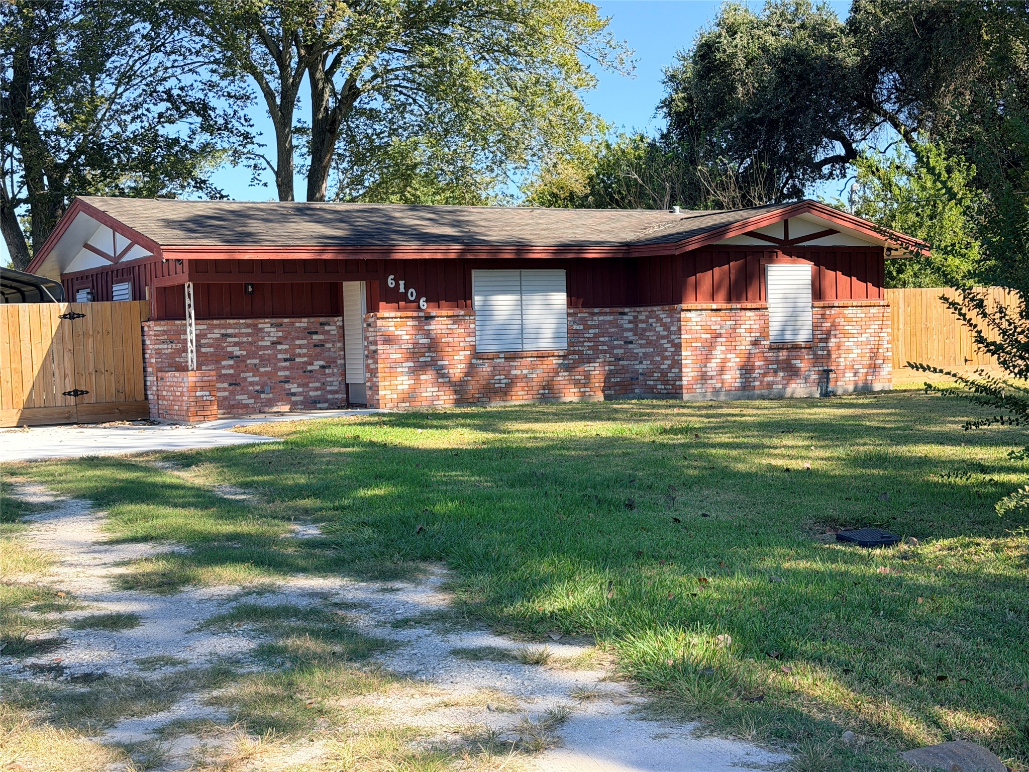 6106 Linton Lane, Texas City, TX 77591