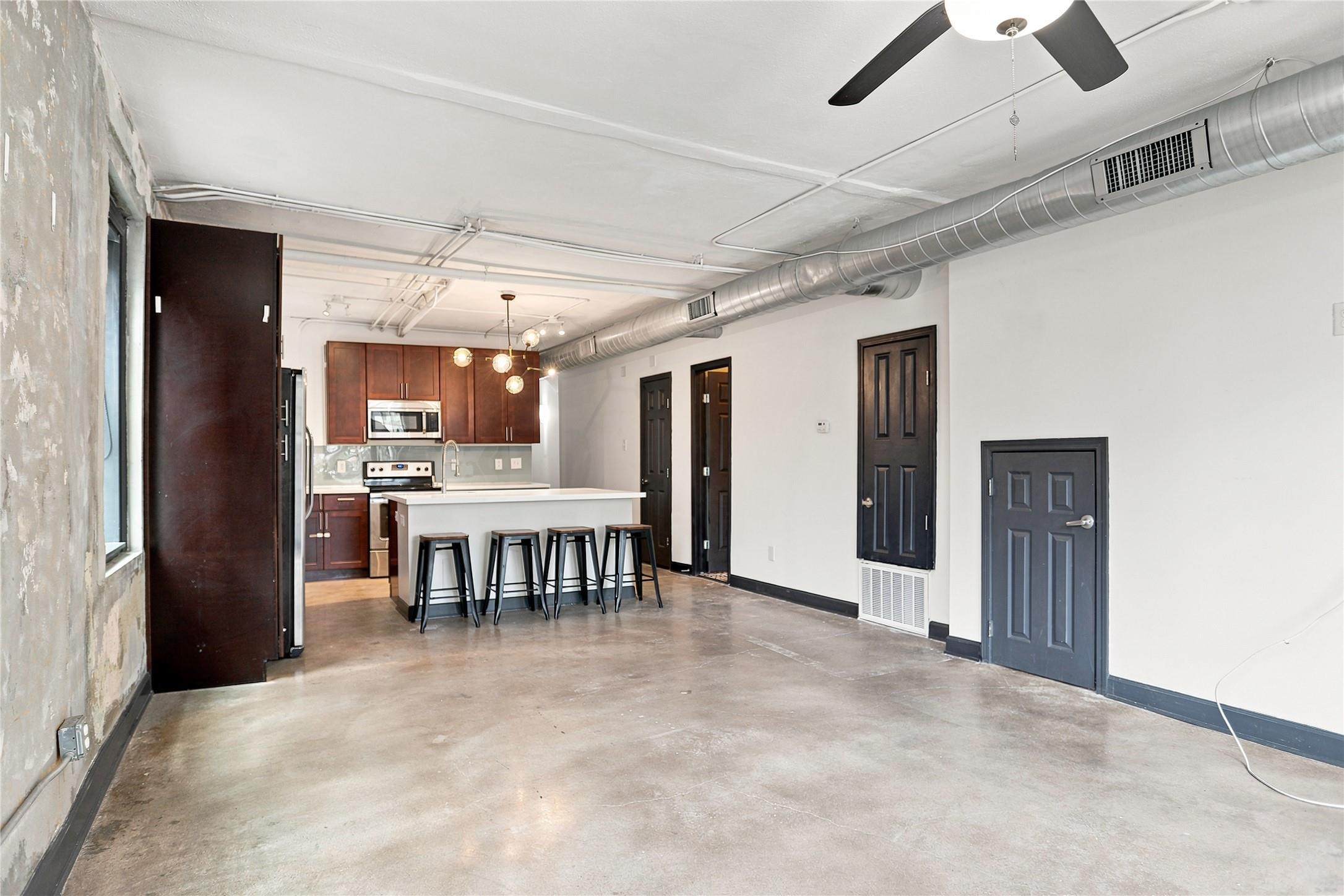 6825 Avenue C, #B, Houston, TX 77011 6825 Avenue C, #B, Houston, TX 77011