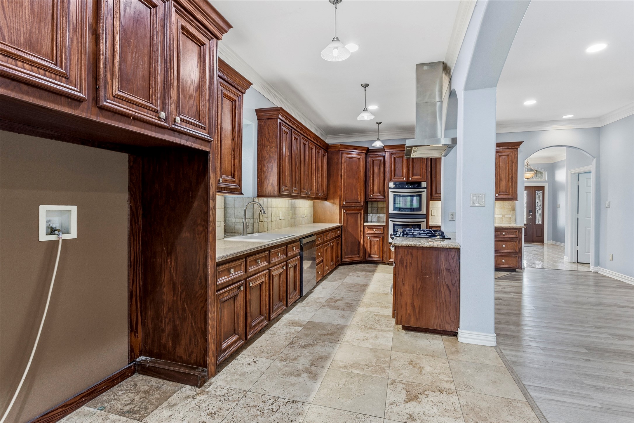 2535 Broadway Street, San Leon, TX 77539