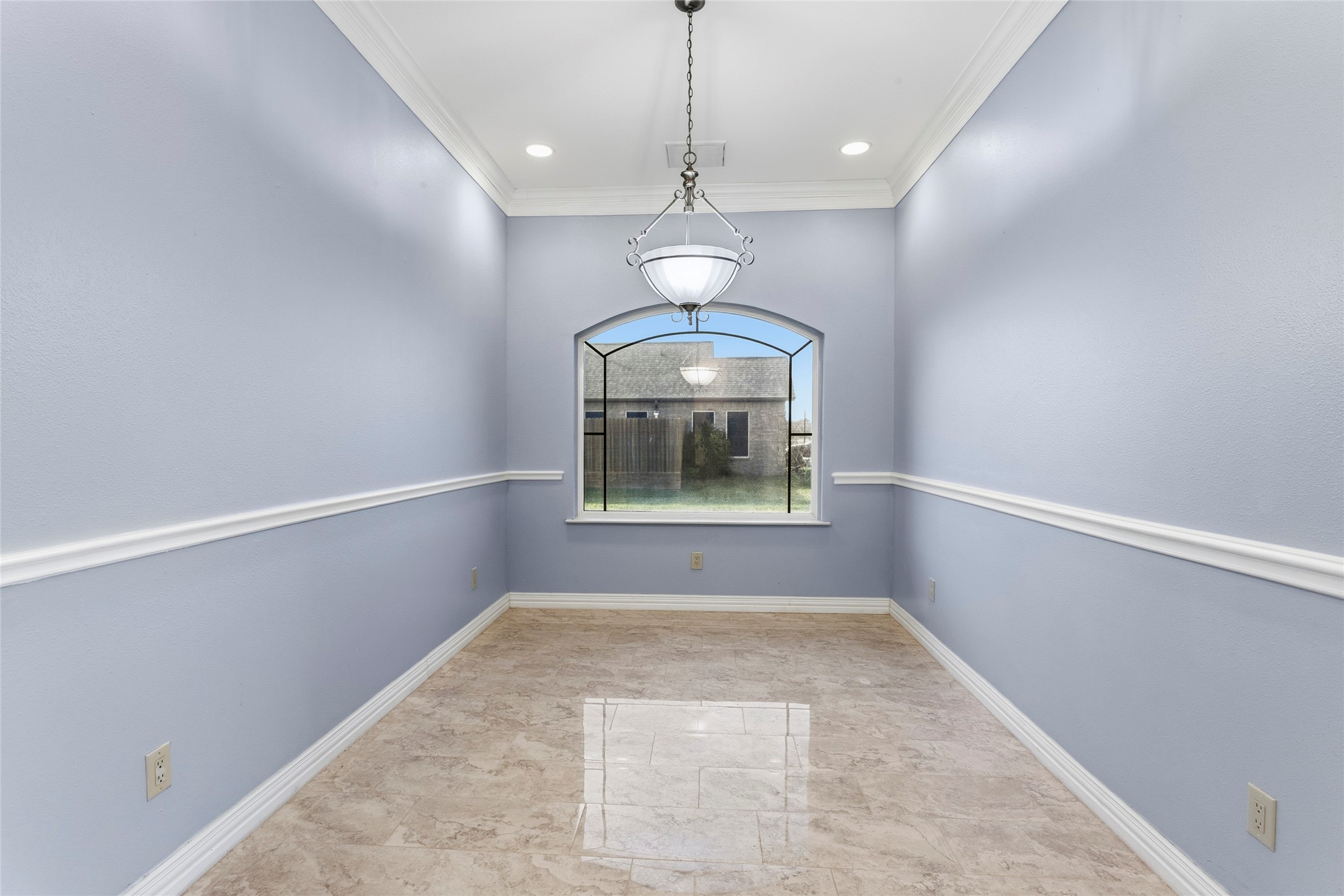 2535 Broadway Street, San Leon, TX 77539