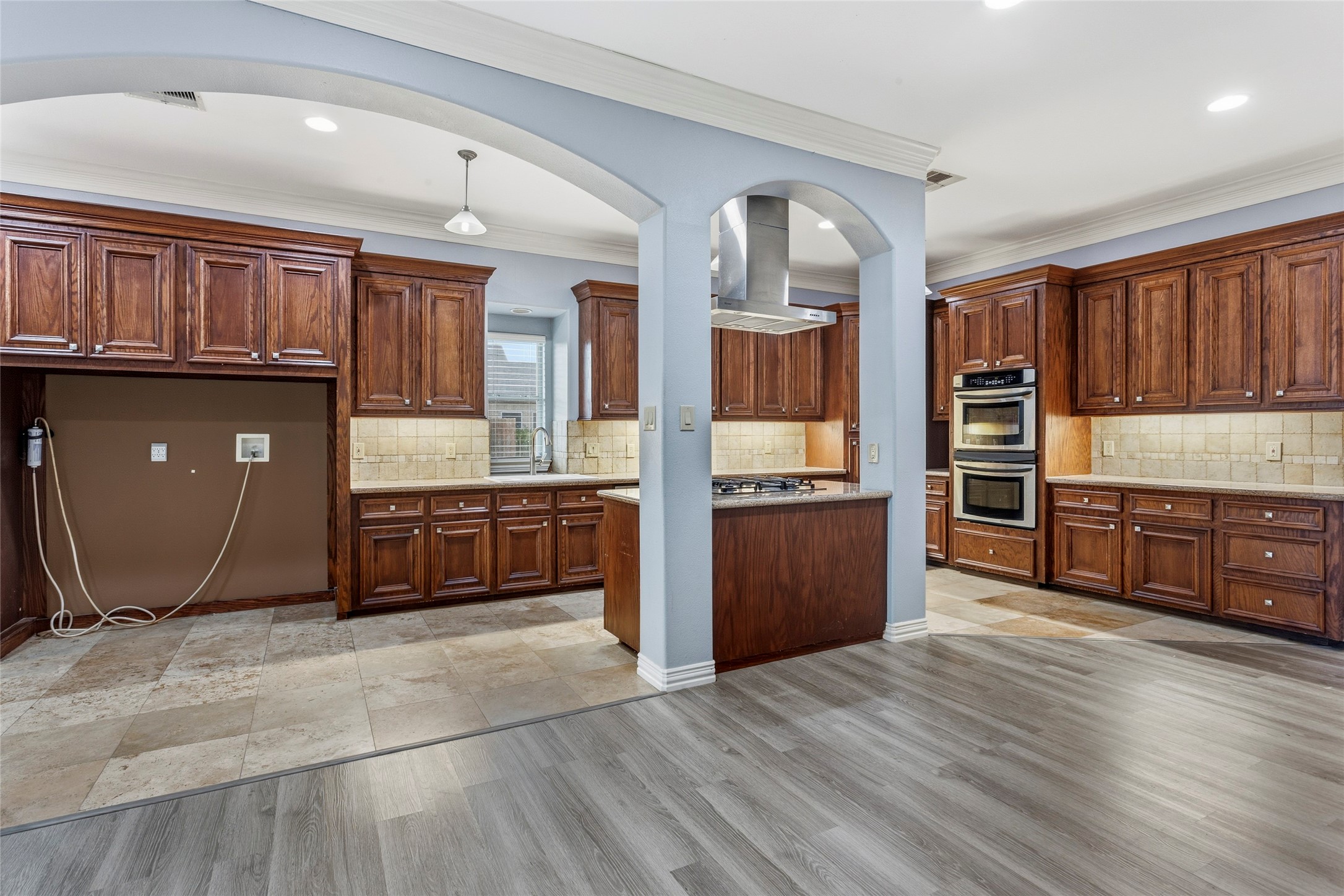2535 Broadway Street, San Leon, TX 77539