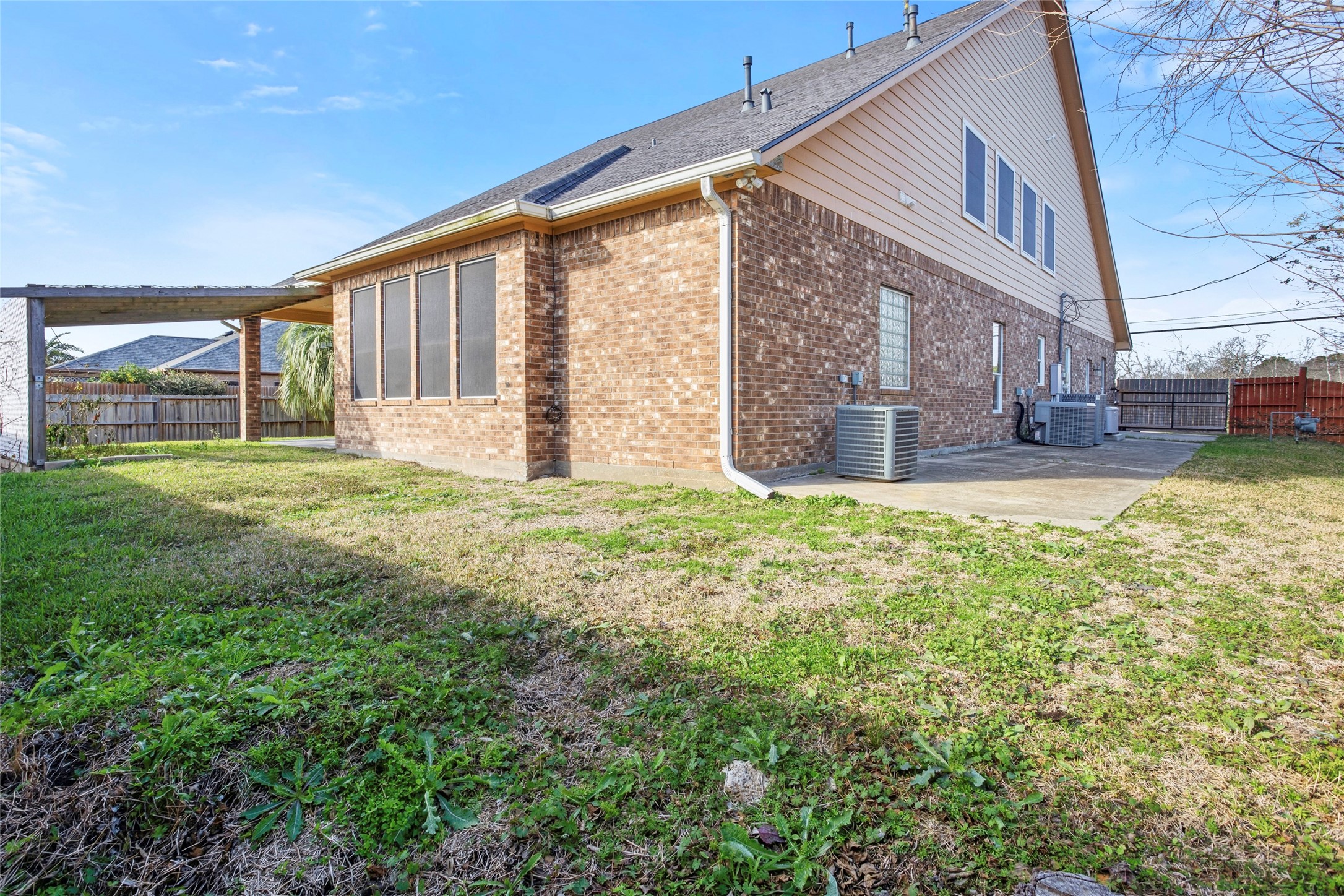 2535 Broadway Street, San Leon, TX 77539