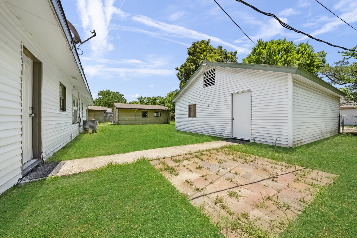 1805 1st Avenue N, Texas City, TX 77590