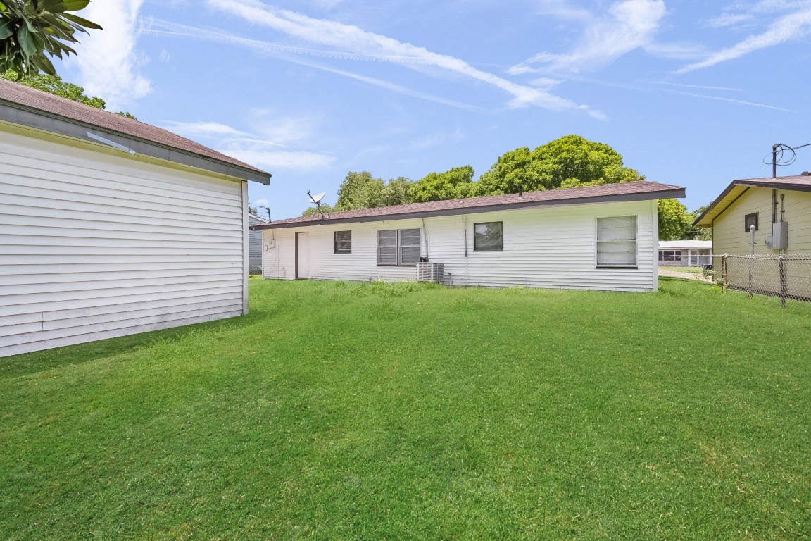 1805 1st Avenue N, Texas City, TX 77590
