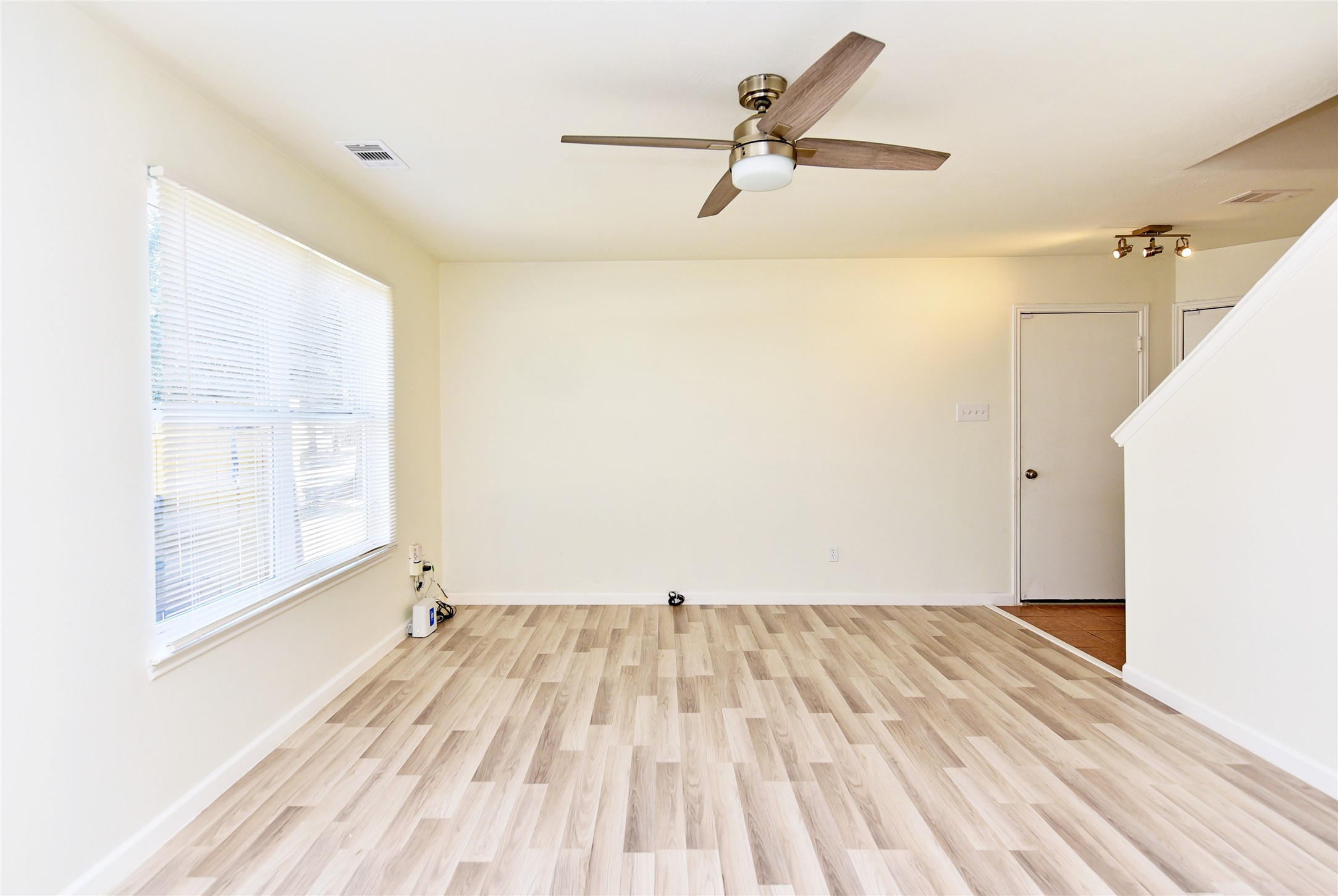 Looking toward the foyer.