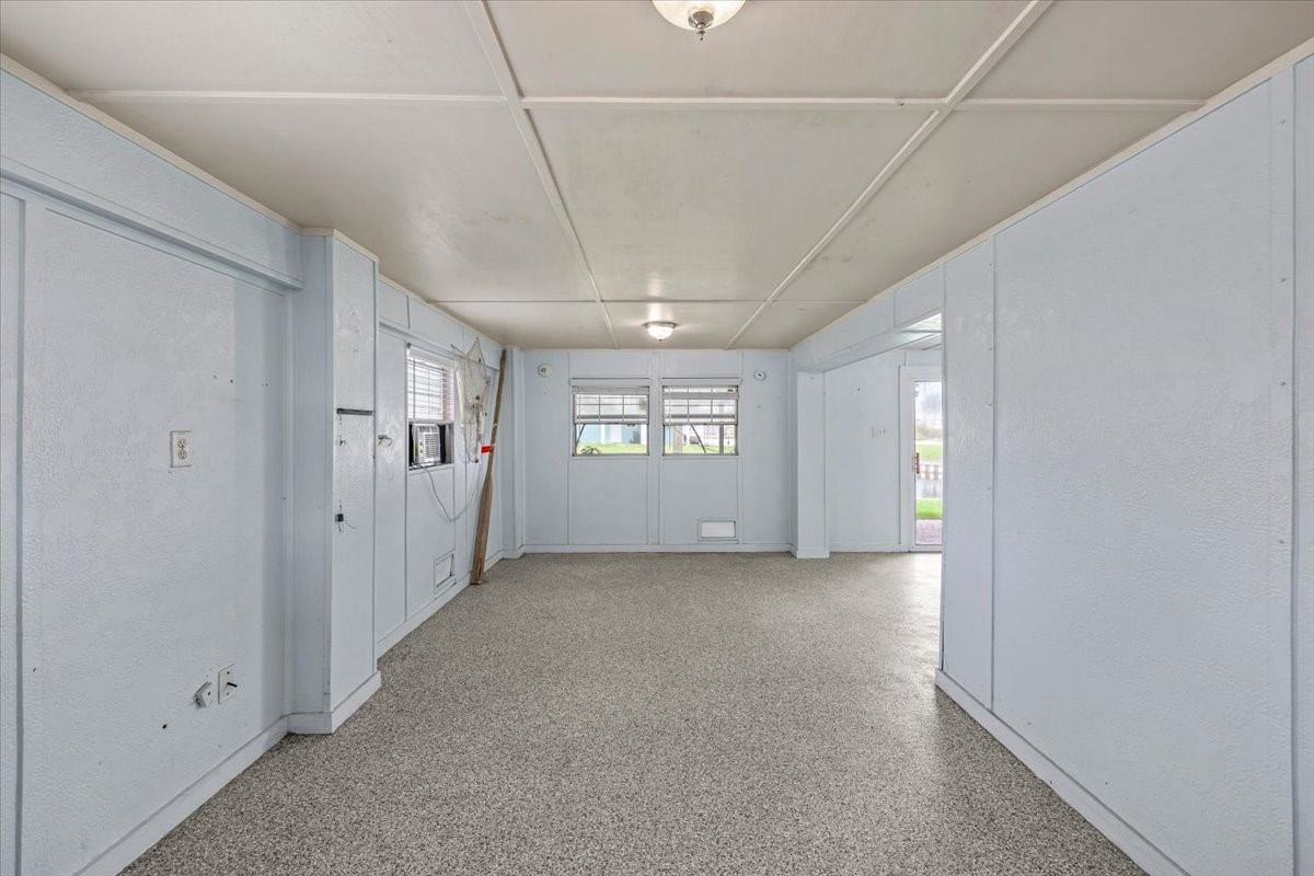 997 Redfish Street, Bayou Vista, TX 77563