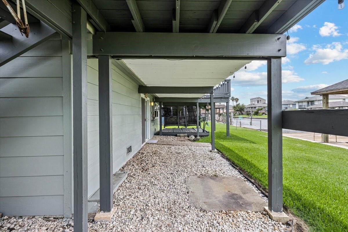 997 Redfish Street, Bayou Vista, TX 77563