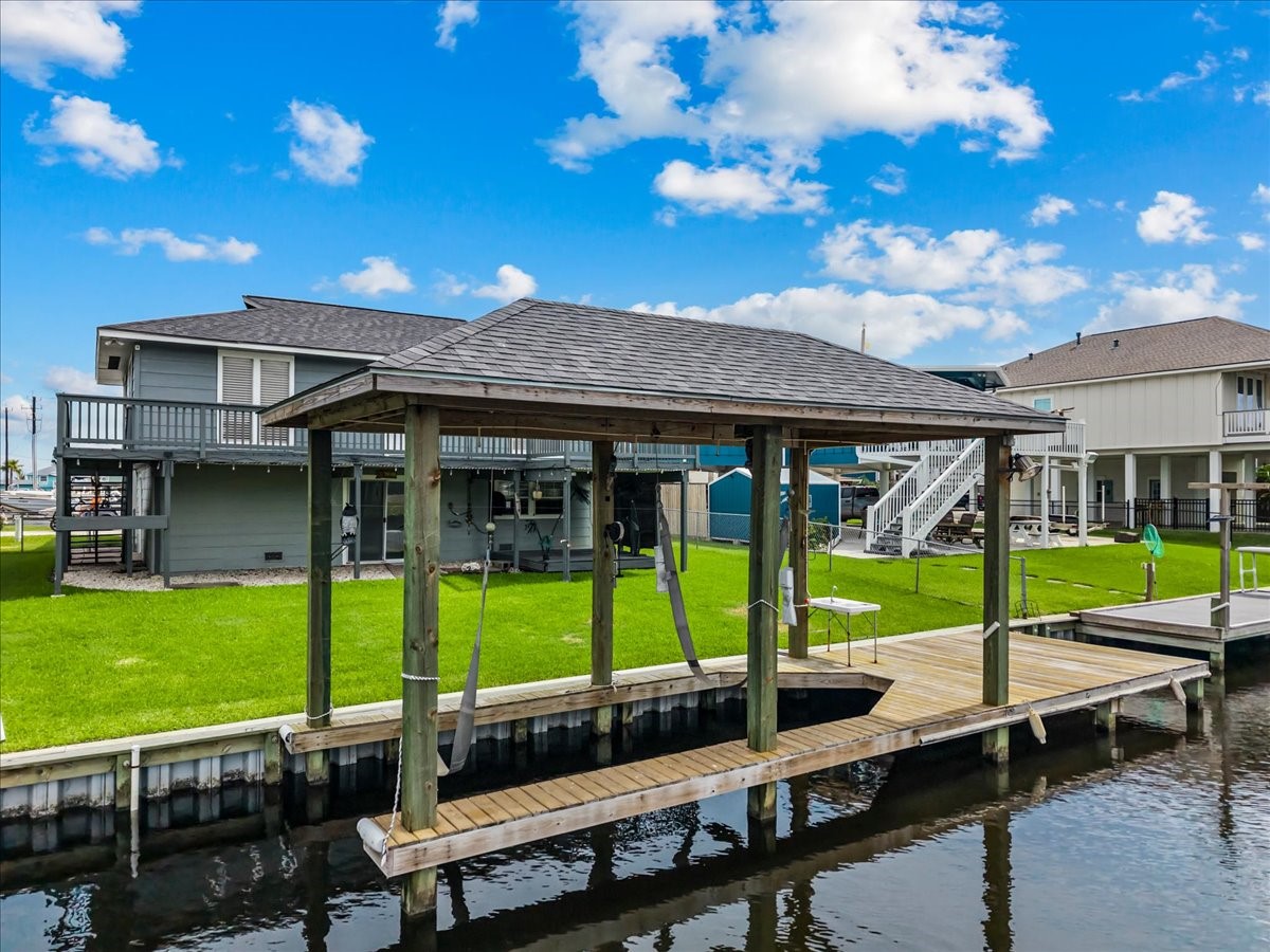 997 Redfish Street, Bayou Vista, TX 77563