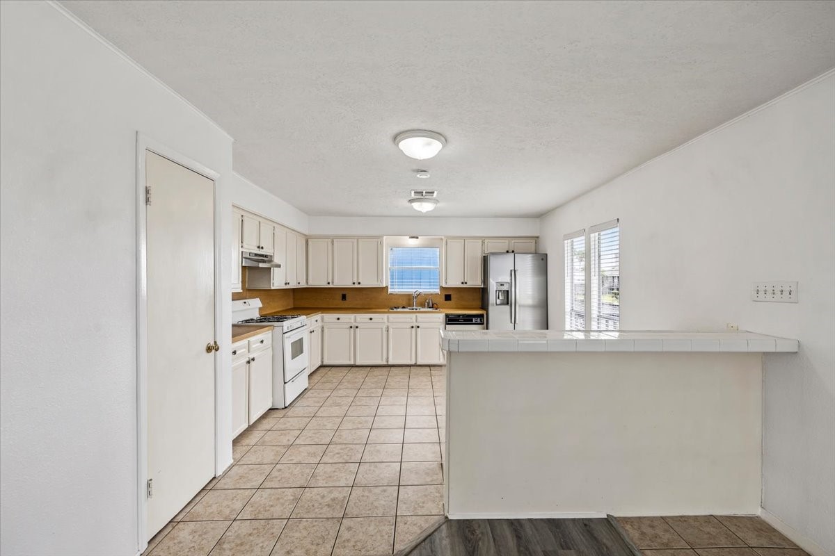 997 Redfish Street, Bayou Vista, TX 77563