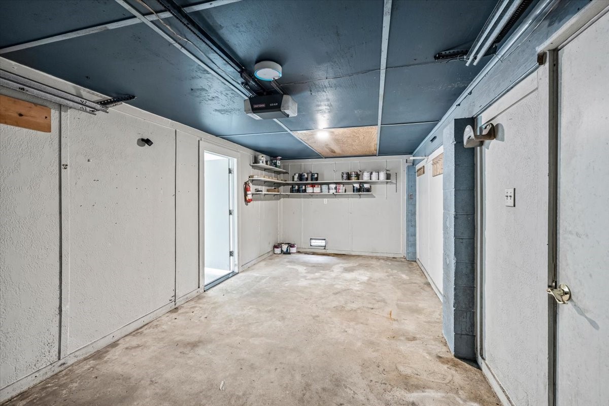 997 Redfish Street, Bayou Vista, TX 77563