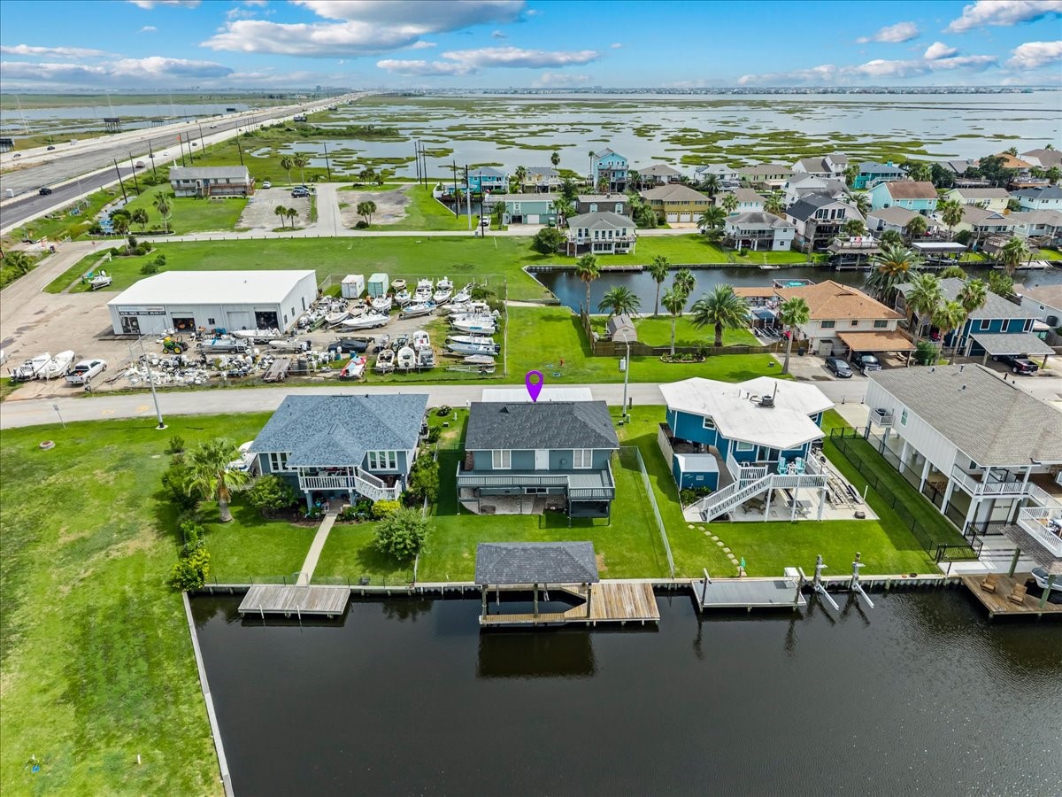 997 Redfish Street, Bayou Vista, TX 77563