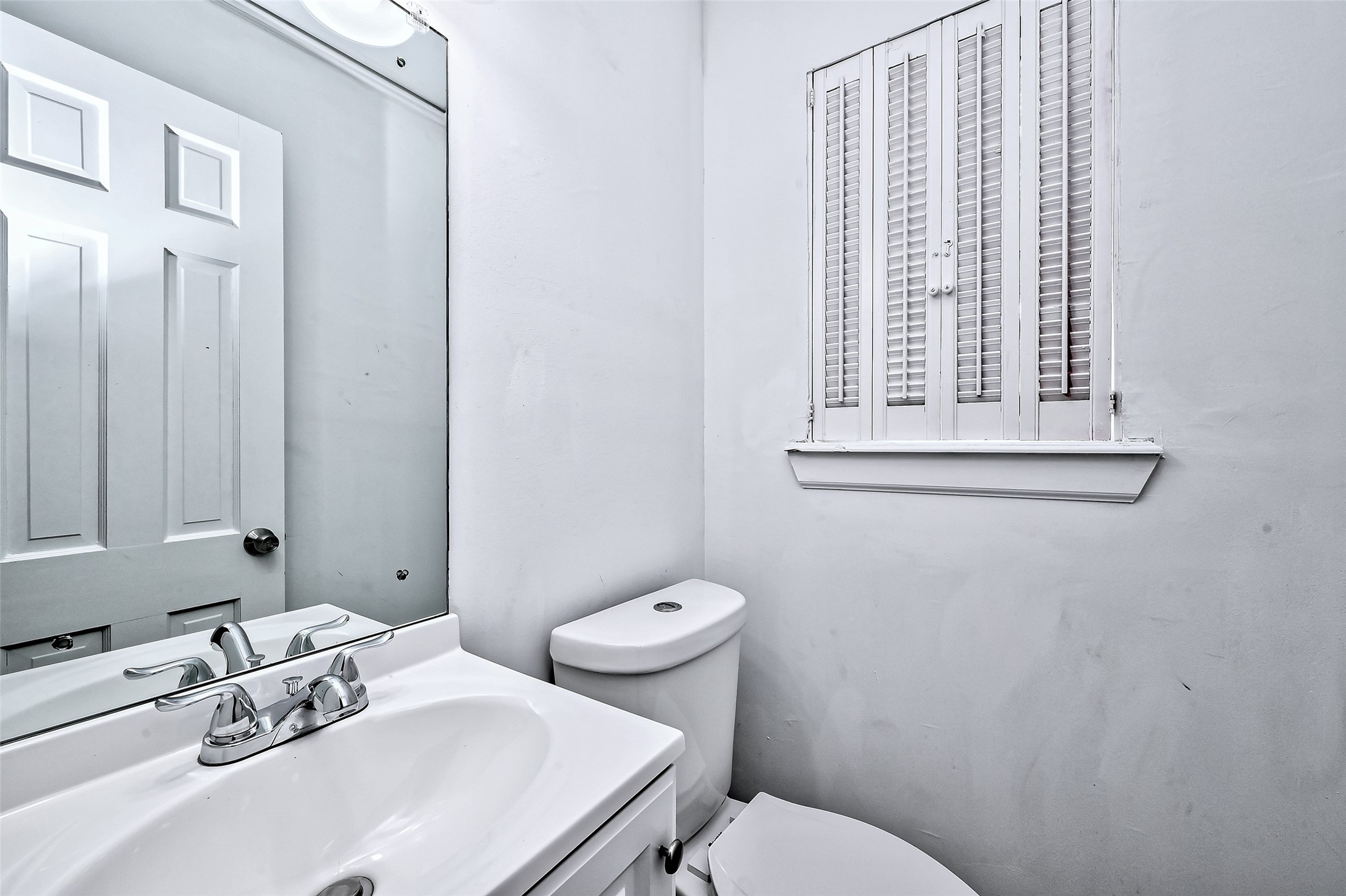 Half bath off the utility room